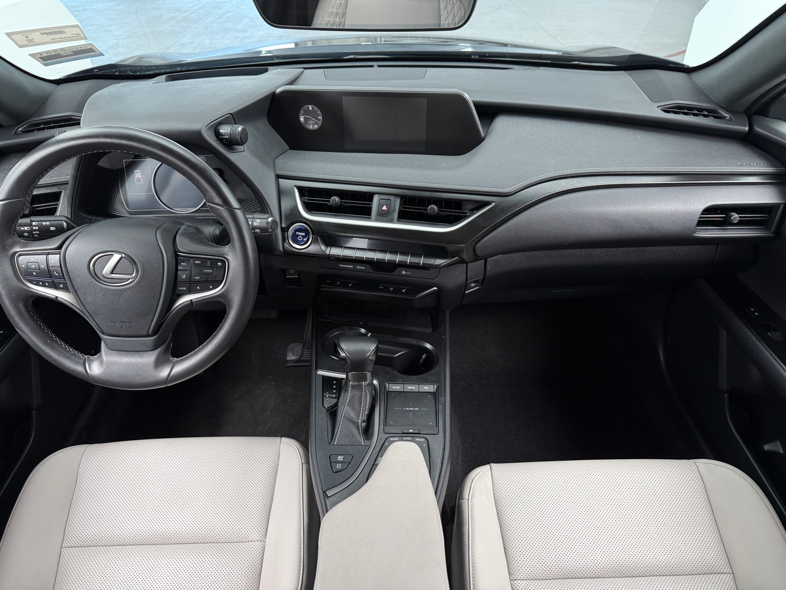 Thumbnail: 2020 Lexus UX - 2