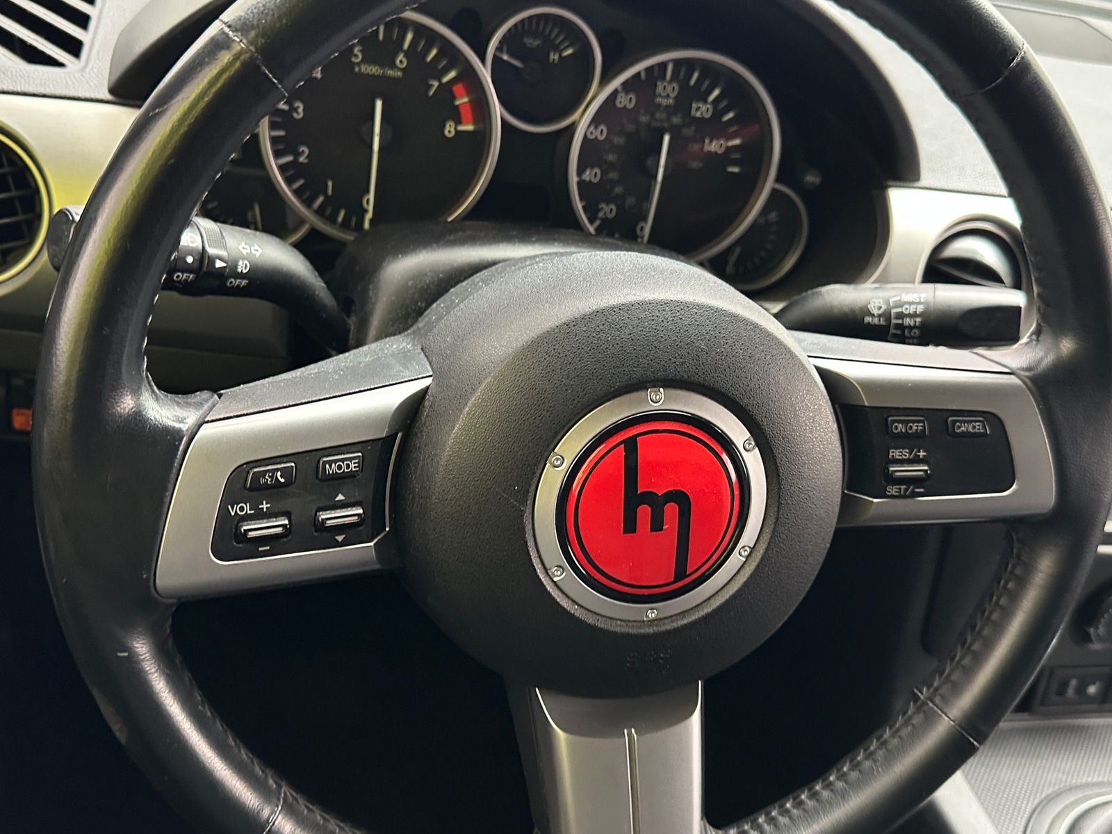 Thumbnail: 2010 Mazda MX-5 Miata - 4