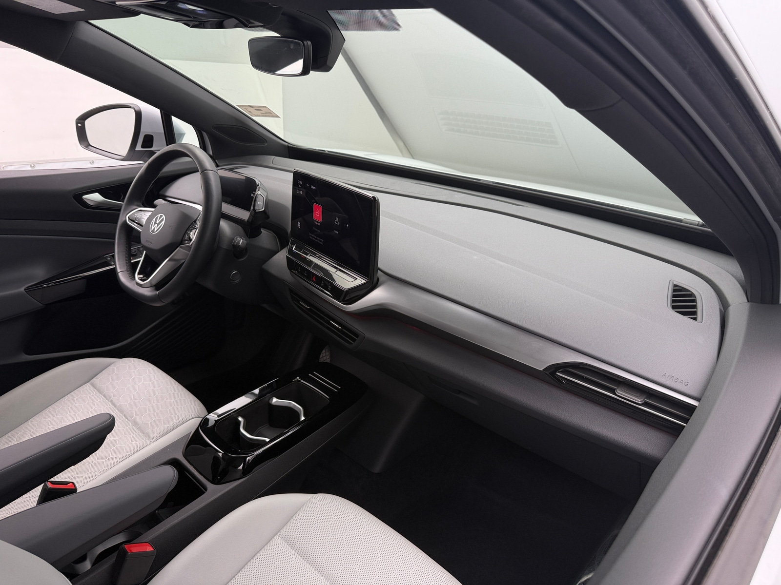 Thumbnail: 2021 Volkswagen ID.4 - 2