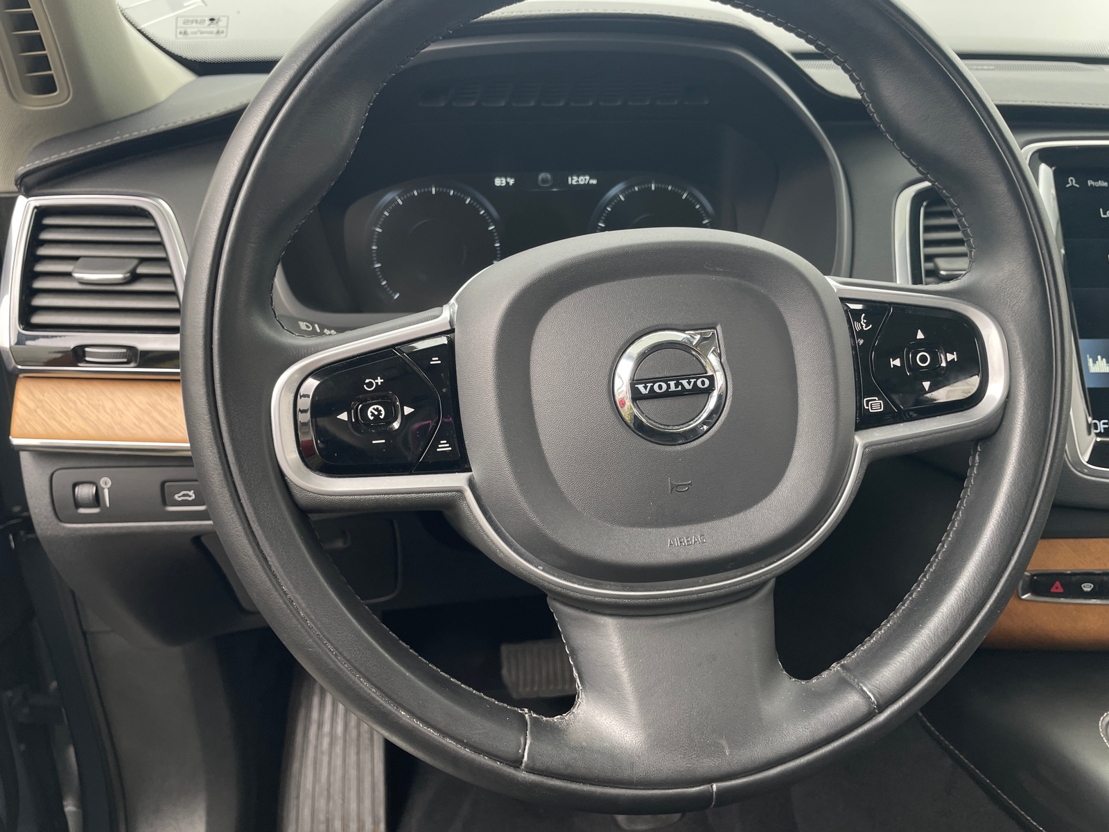 Thumbnail: 2020 Volvo XC90 - 4
