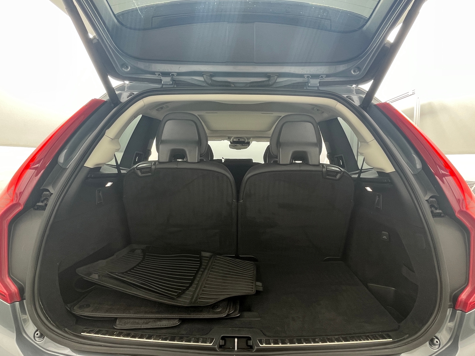 Thumbnail: 2020 Volvo XC90 - 6
