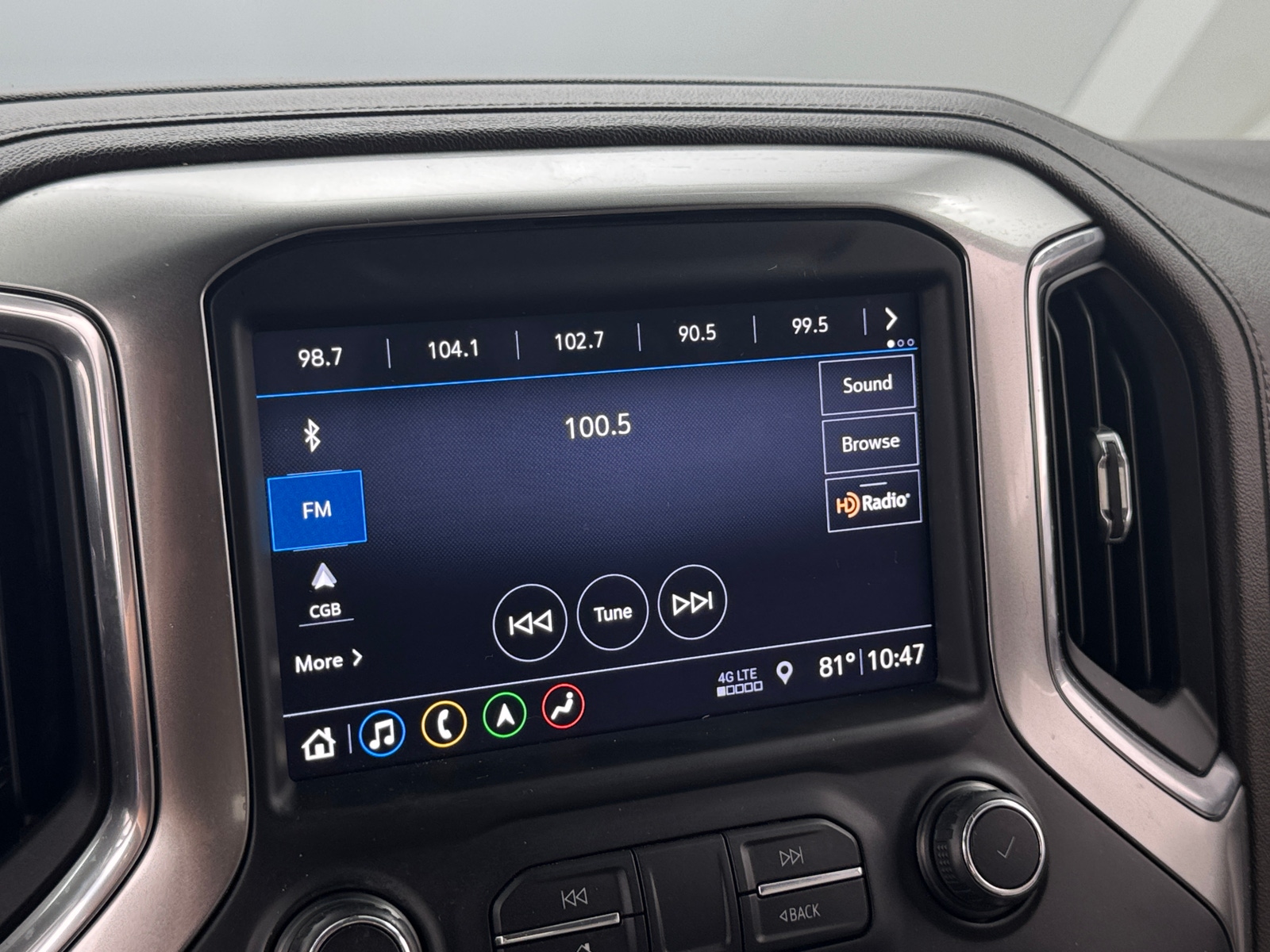 Thumbnail: 2019 Chevrolet Silverado 1500 - 3