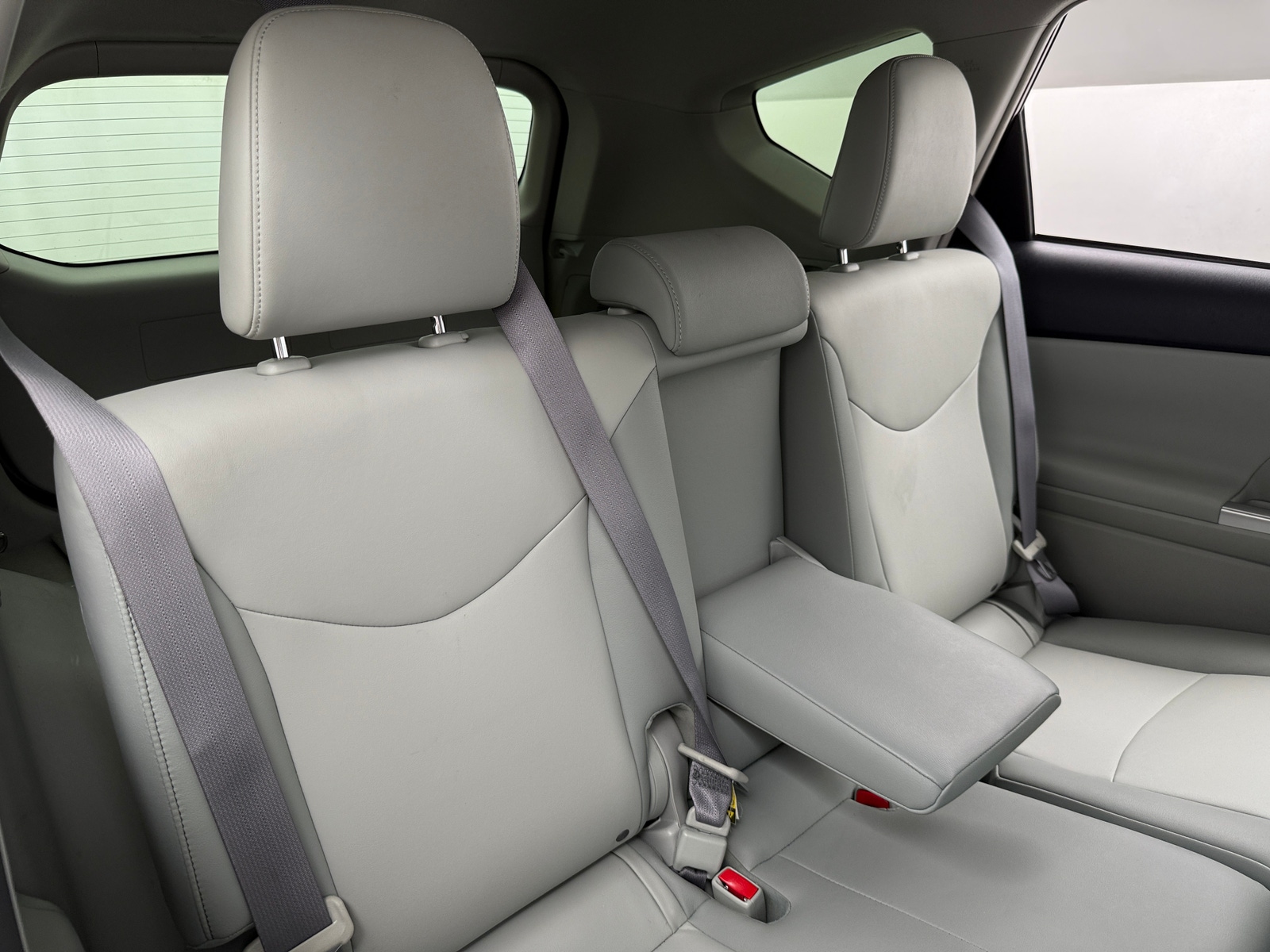 Thumbnail: 2014 Toyota Prius v - 5