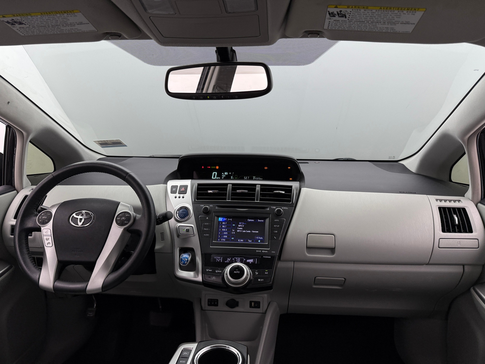 Thumbnail: 2014 Toyota Prius v - 2