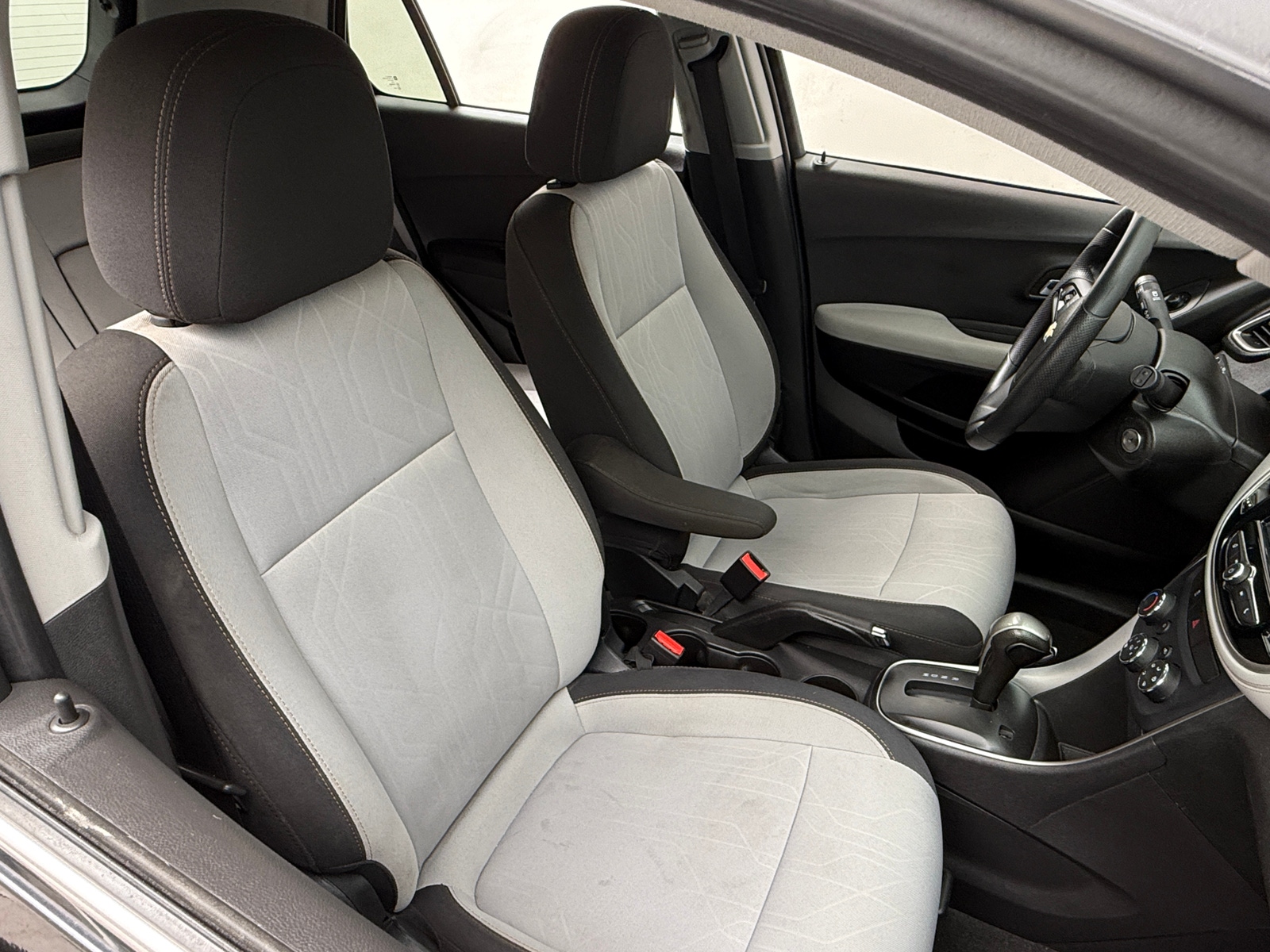 Thumbnail: 2017 Chevrolet Trax - 2