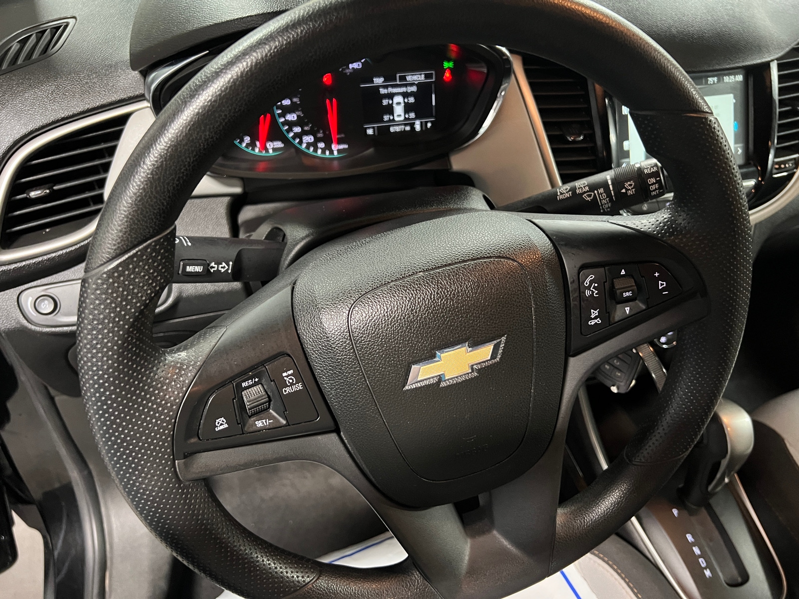 Thumbnail: 2017 Chevrolet Trax - 5