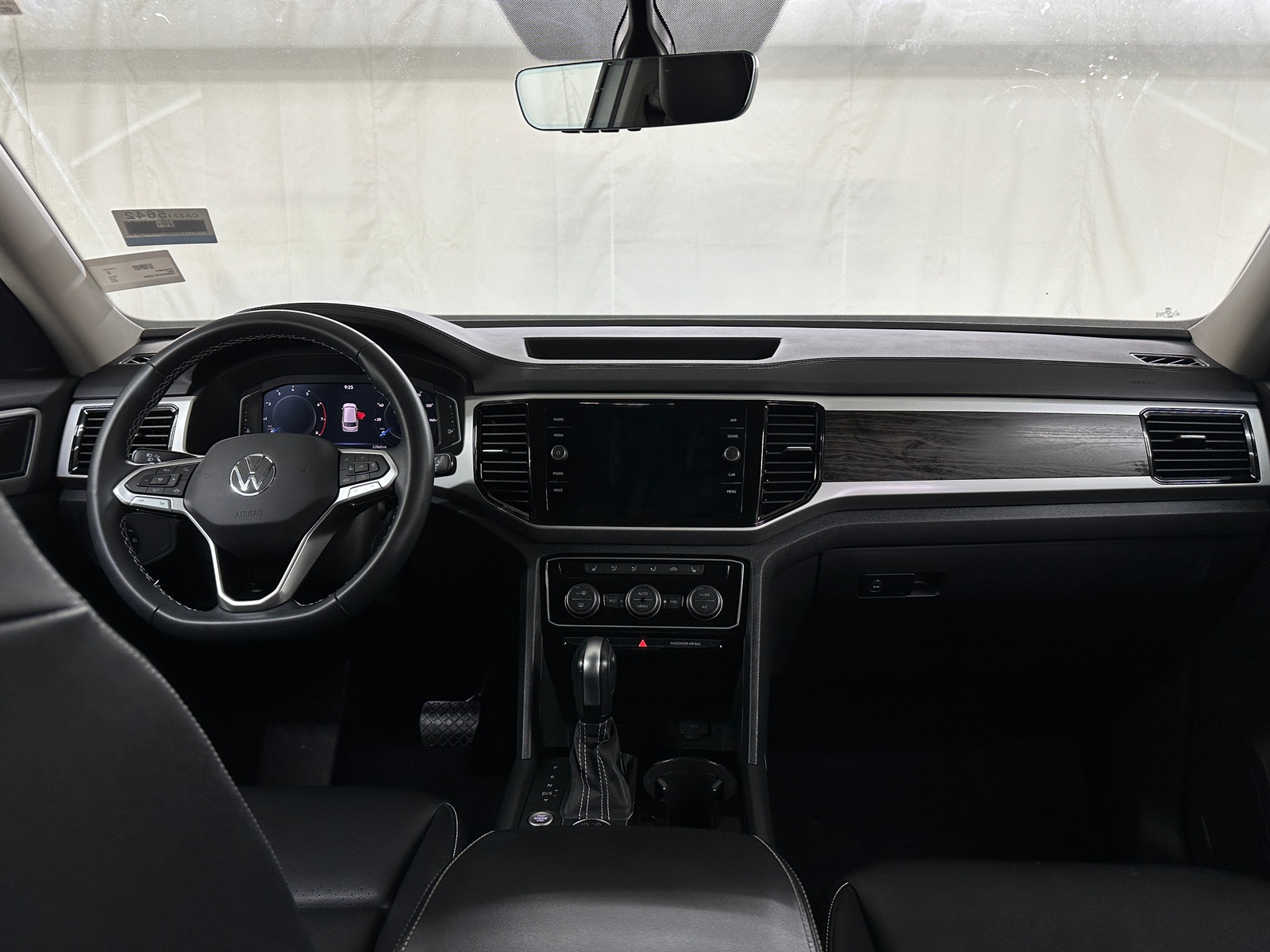 Thumbnail: 2023 Volkswagen Atlas - 2