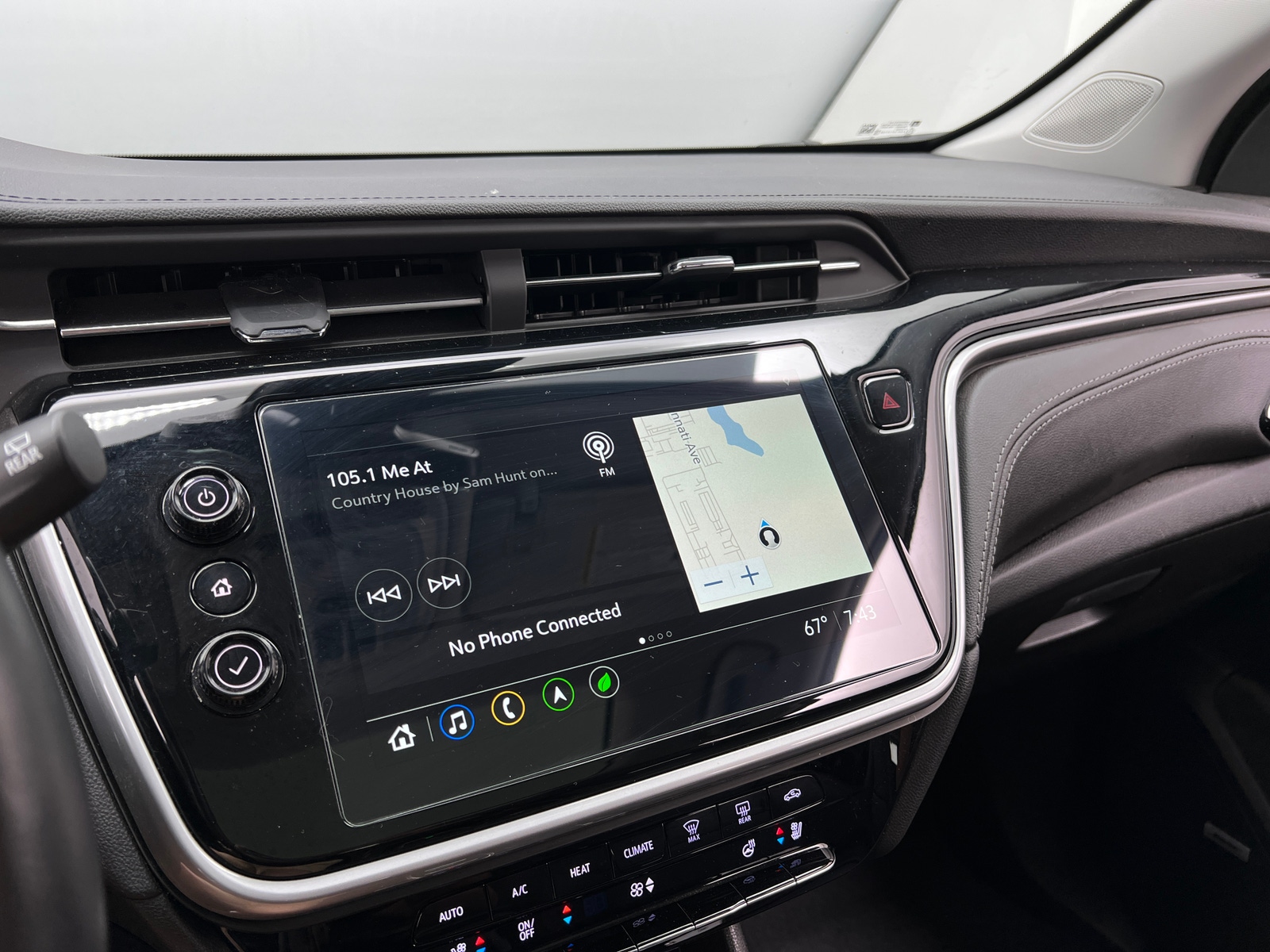 Thumbnail: 2023 Chevrolet Bolt EUV - 3