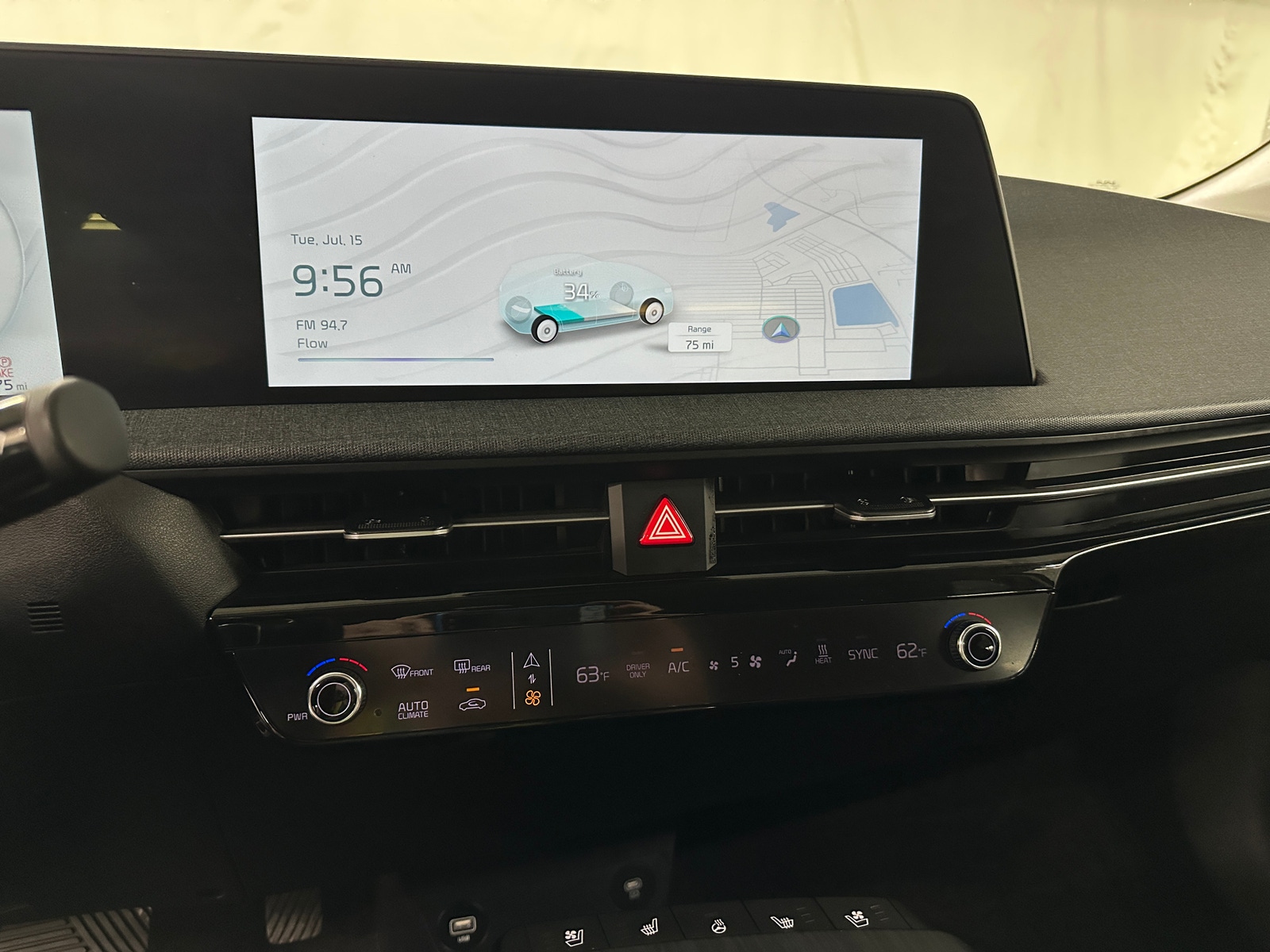 Thumbnail: 2022 Kia EV6 - 3