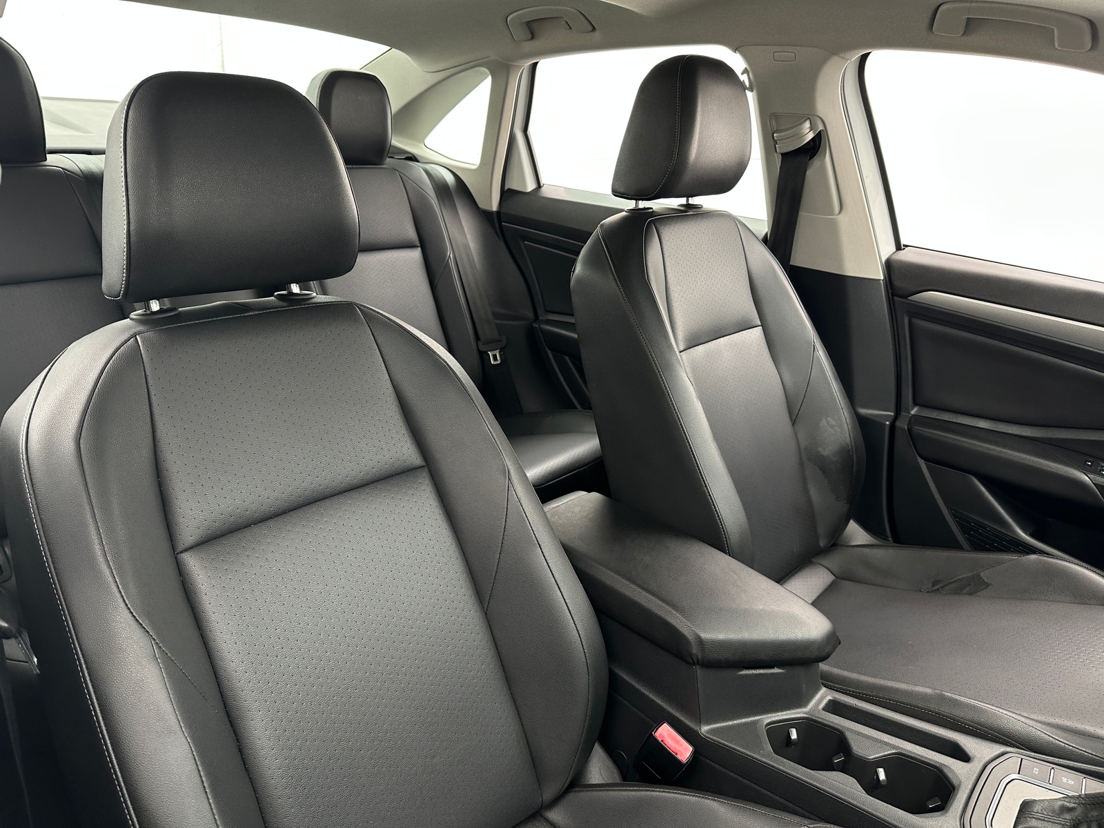 Thumbnail: 2019 Volkswagen Jetta - 2