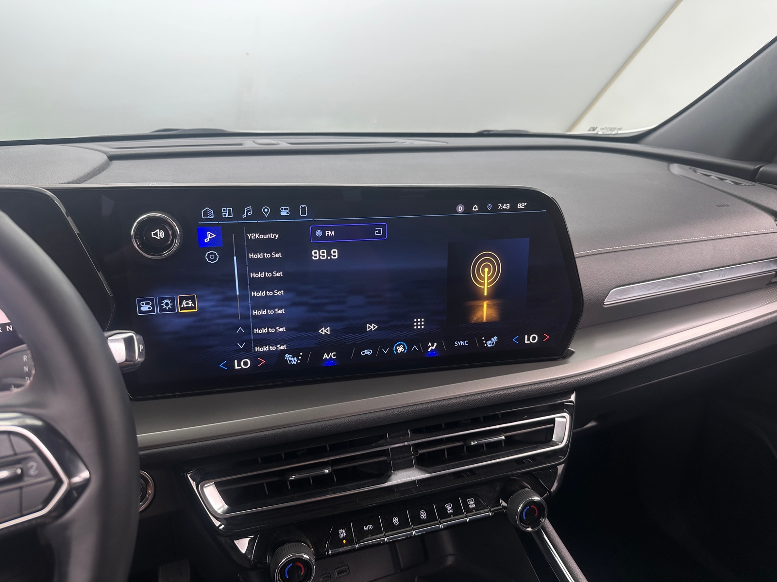 Thumbnail: 2025 Chevrolet Traverse - 4