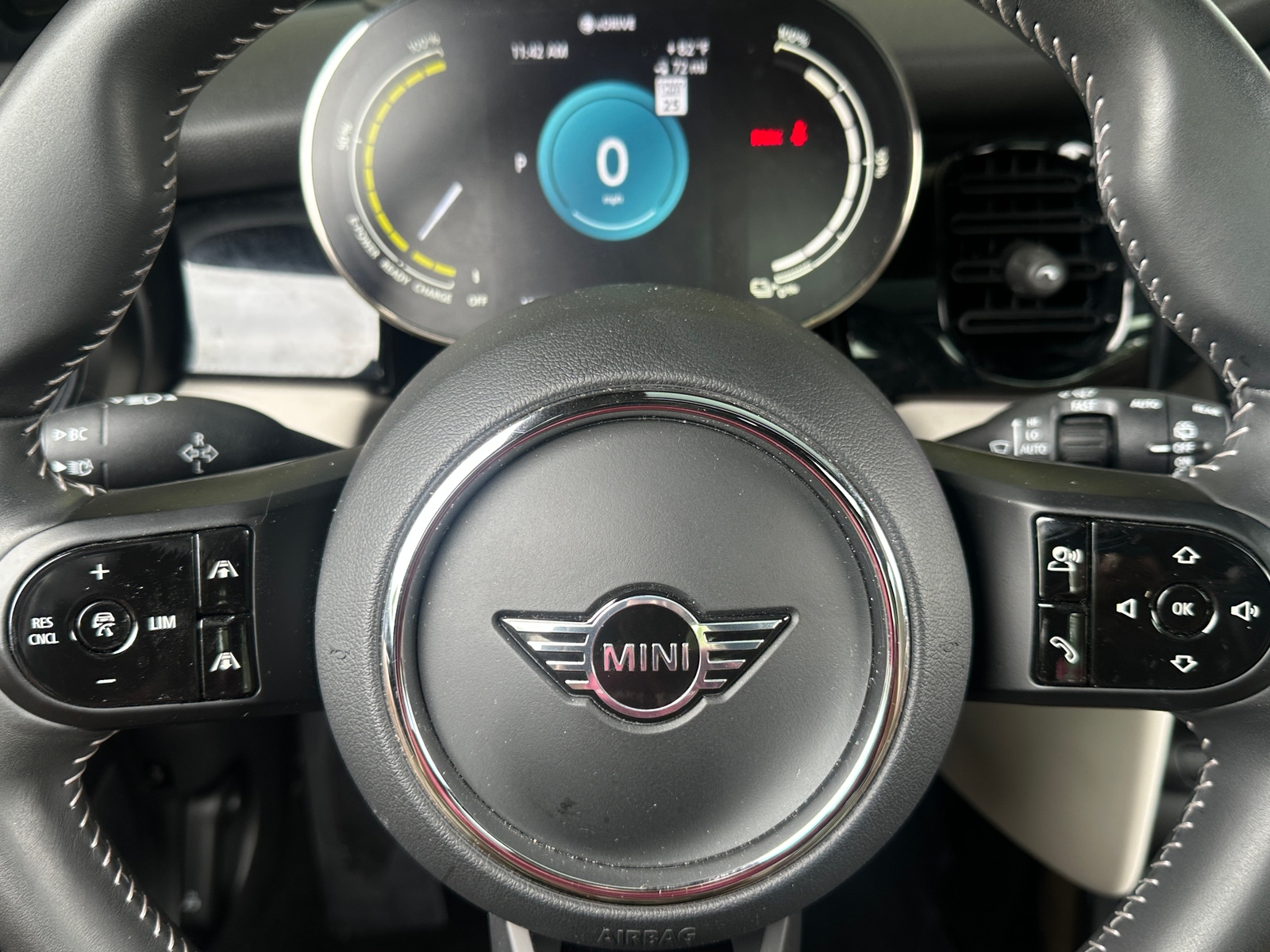 Thumbnail: 2023 MINI Cooper Hardtop - 4