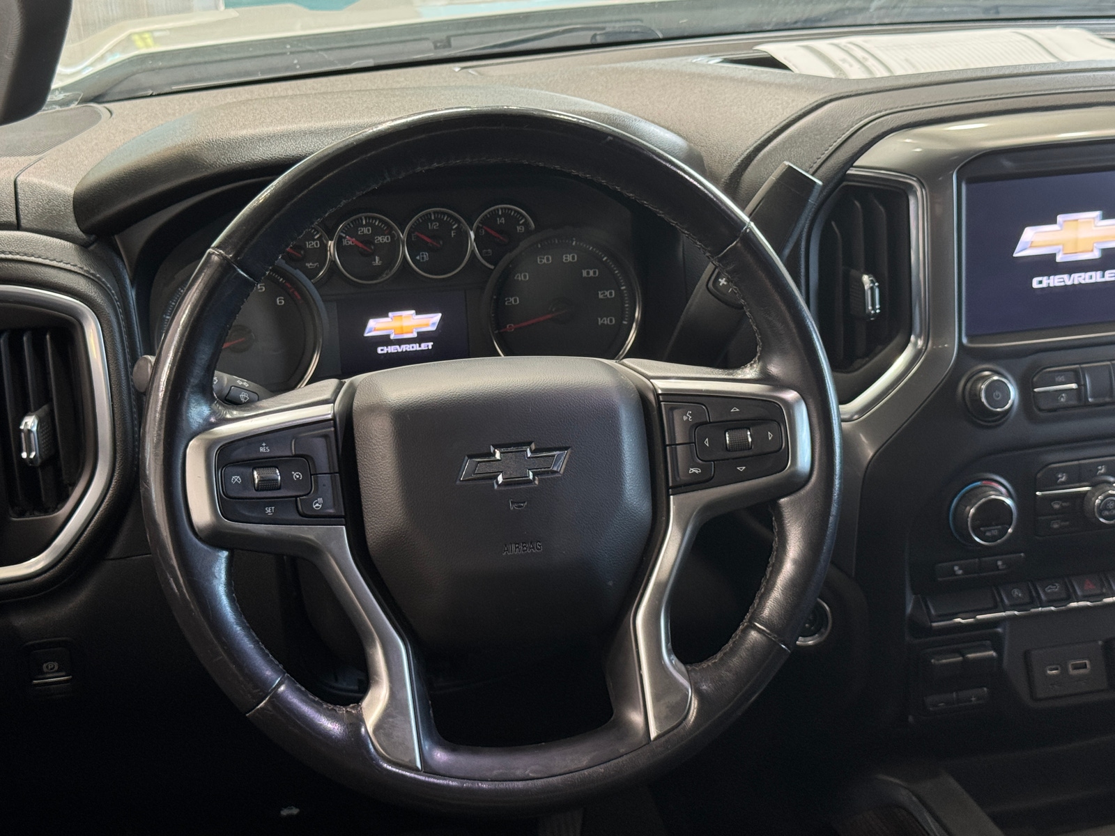 Thumbnail: 2019 Chevrolet Silverado 1500 - 5