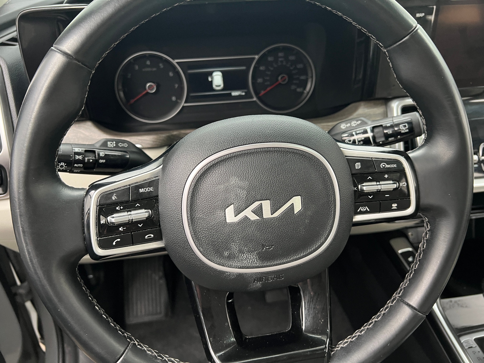 Thumbnail: 2022 Kia Sorento - 4