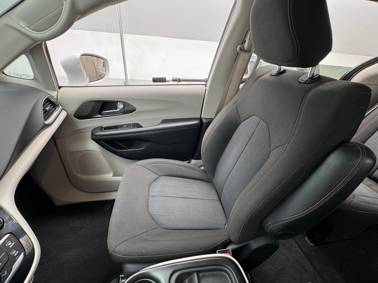 Thumbnail: 2020 Chrysler Pacifica - 2