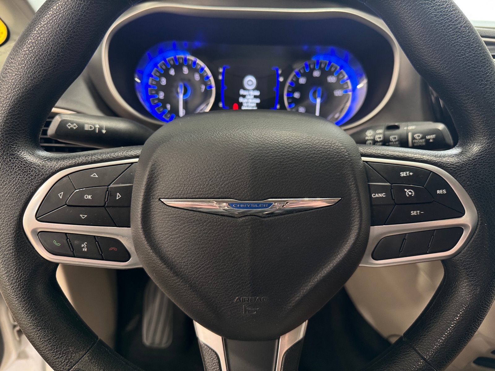 Thumbnail: 2020 Chrysler Pacifica - 5