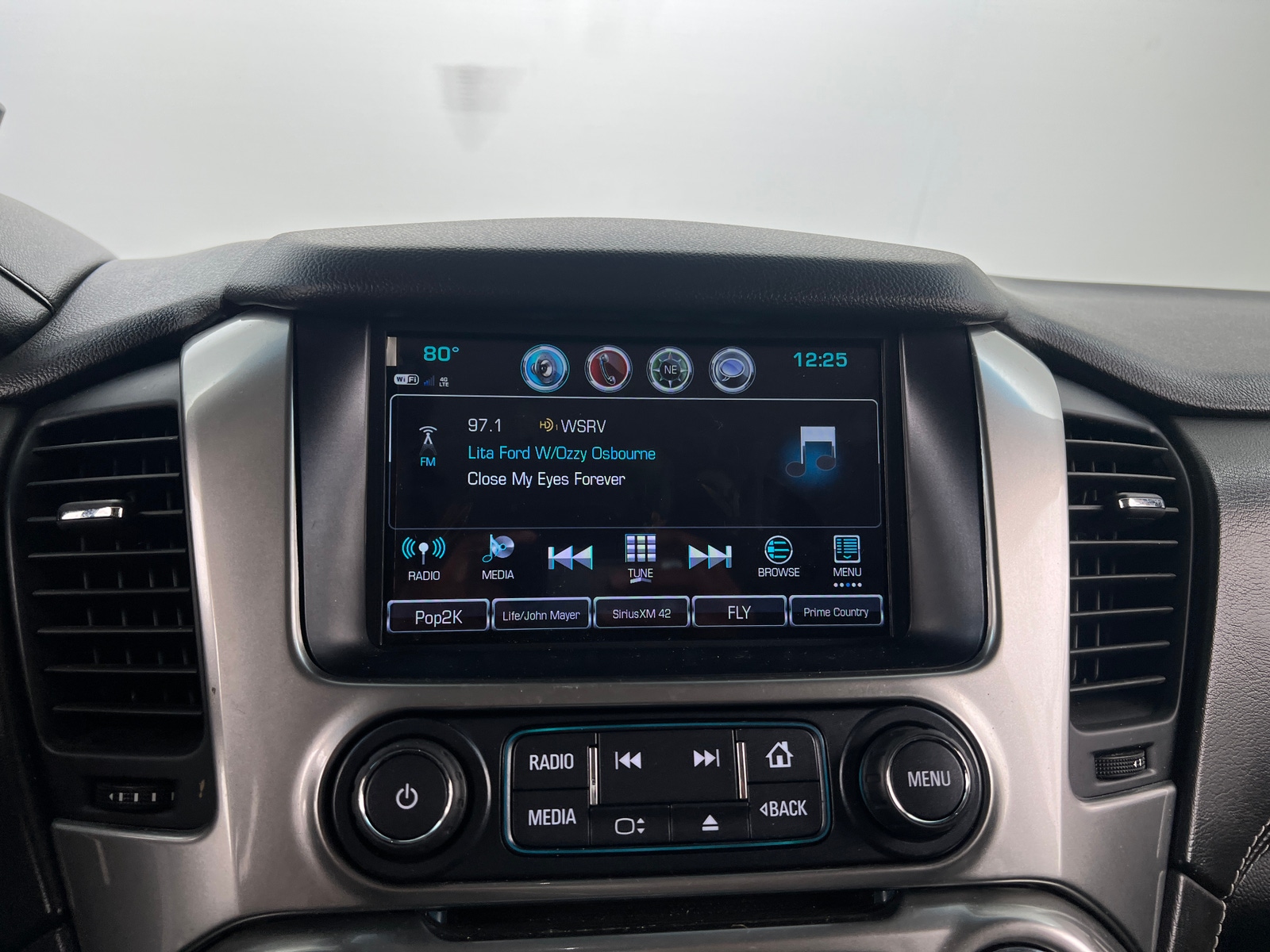 Thumbnail: 2018 Chevrolet Tahoe - 4
