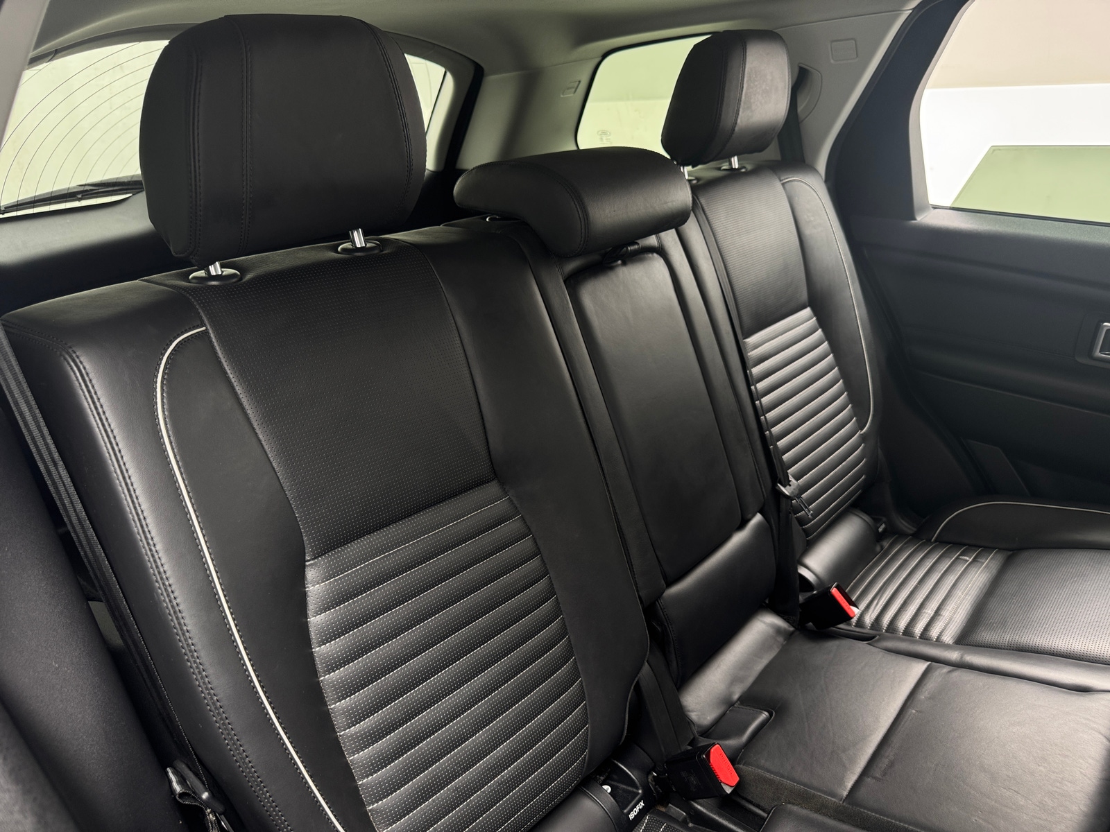 Thumbnail: 2018 Land Rover Discovery Sport - 5