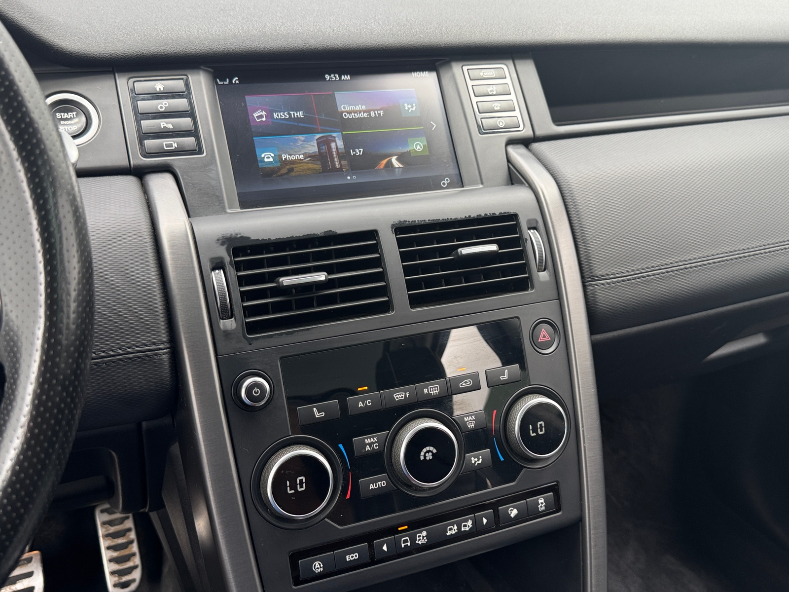 Thumbnail: 2018 Land Rover Discovery Sport - 3