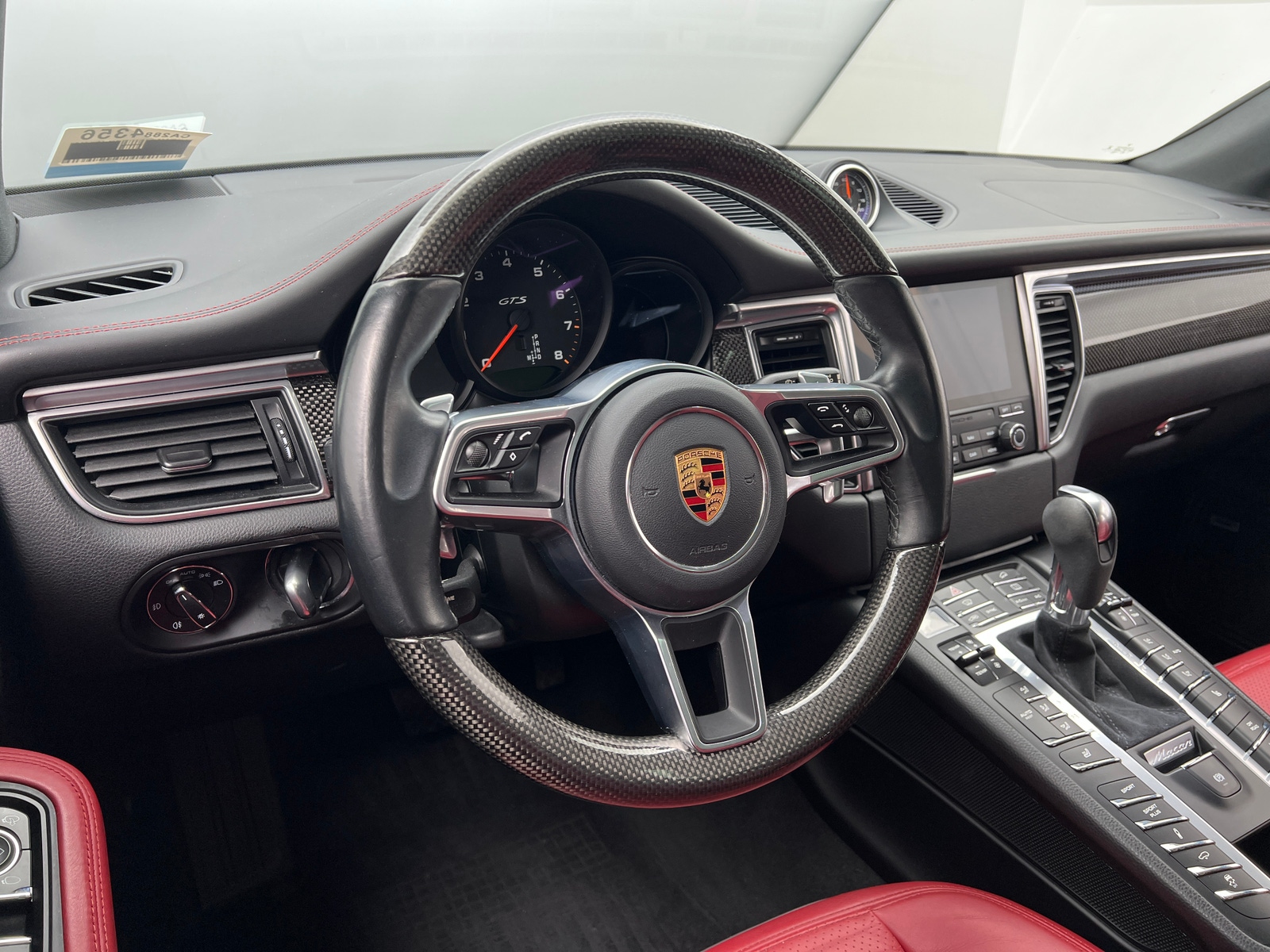 Thumbnail: 2018 Porsche Macan - 4