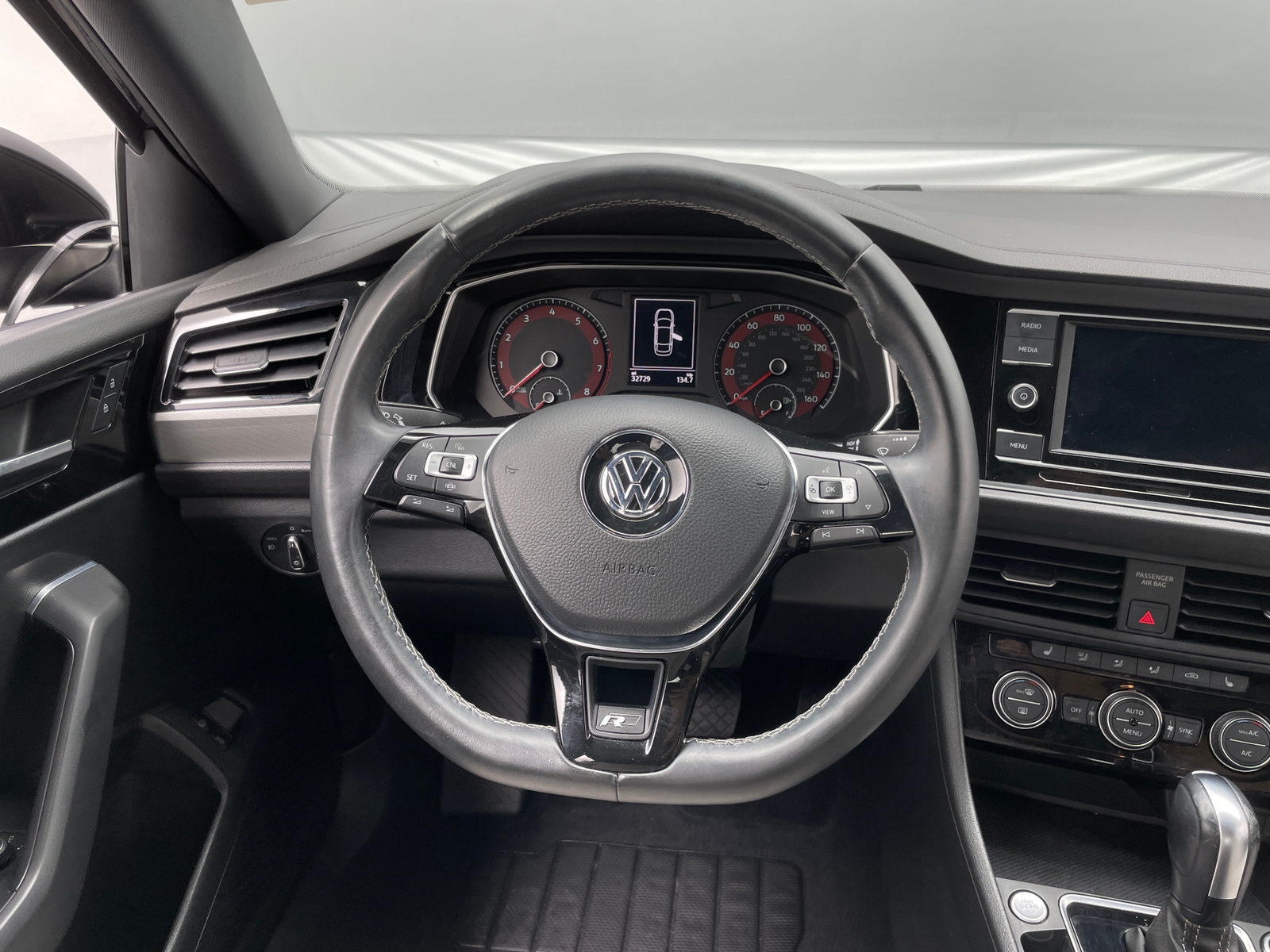 Thumbnail: 2021 Volkswagen Jetta - 4