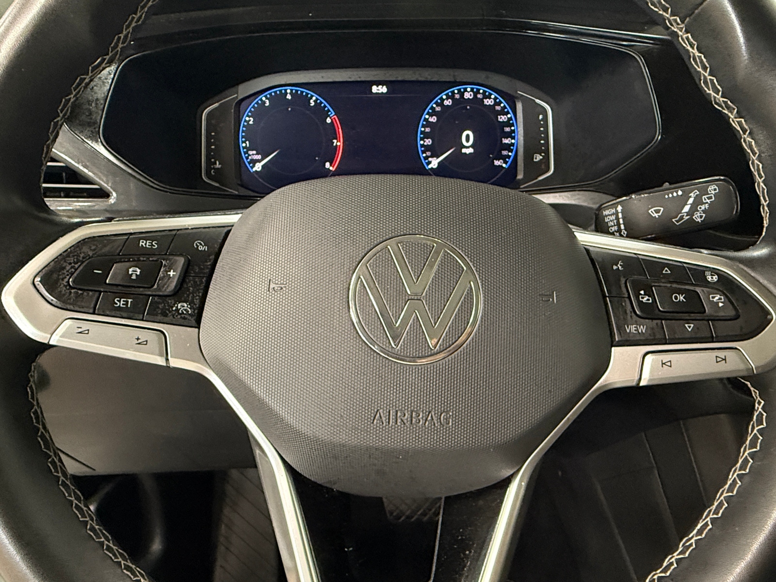 Thumbnail: 2022 Volkswagen Taos - 4