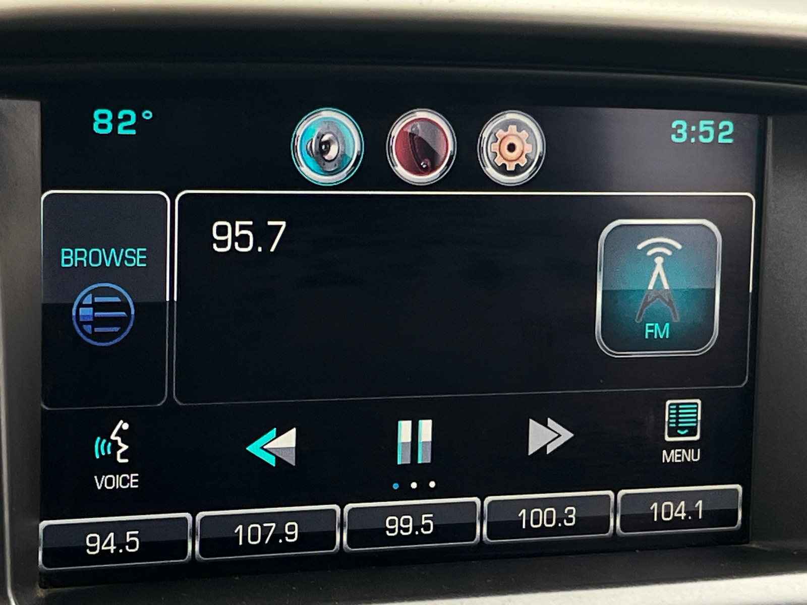 Thumbnail: 2015 Chevrolet Colorado - 3