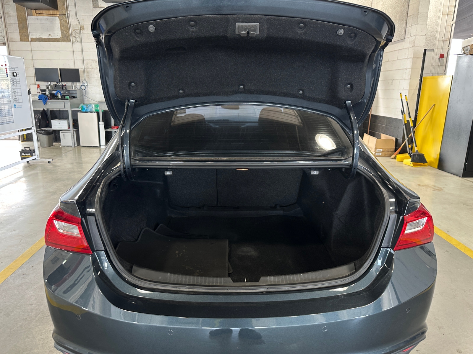 Thumbnail: 2021 Chevrolet Malibu - 7