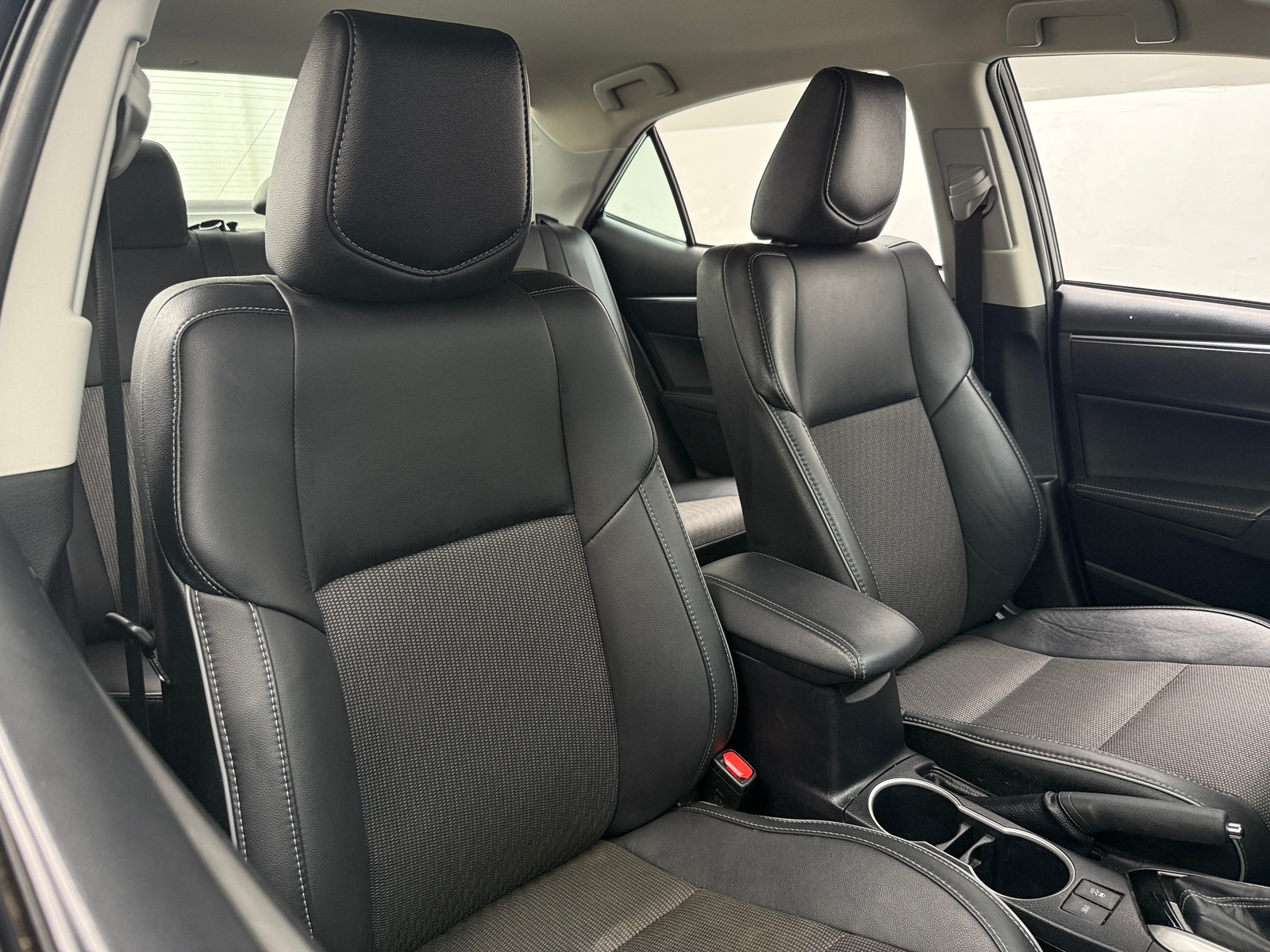 Thumbnail: 2015 Toyota Corolla - 2