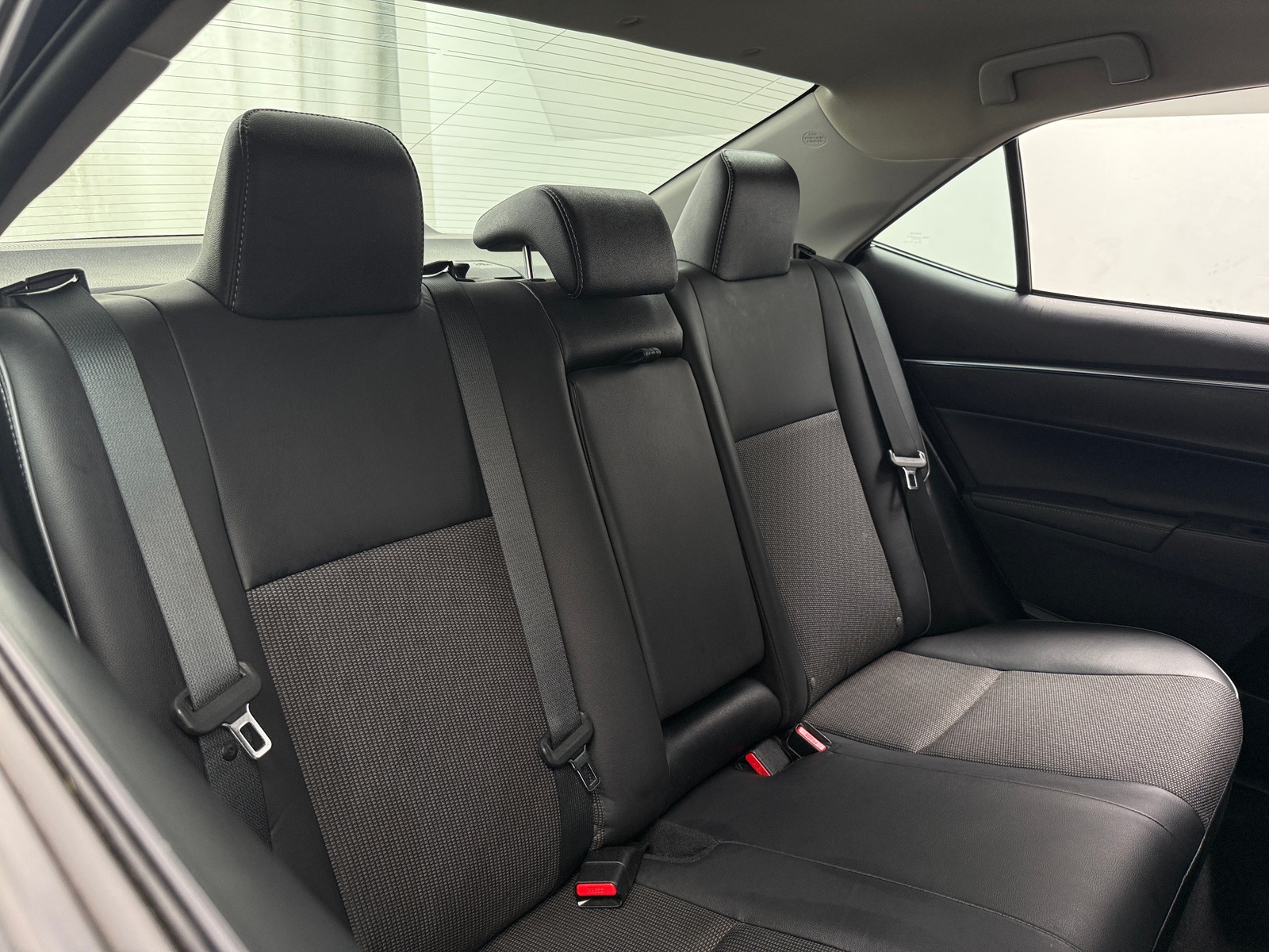 Thumbnail: 2015 Toyota Corolla - 6