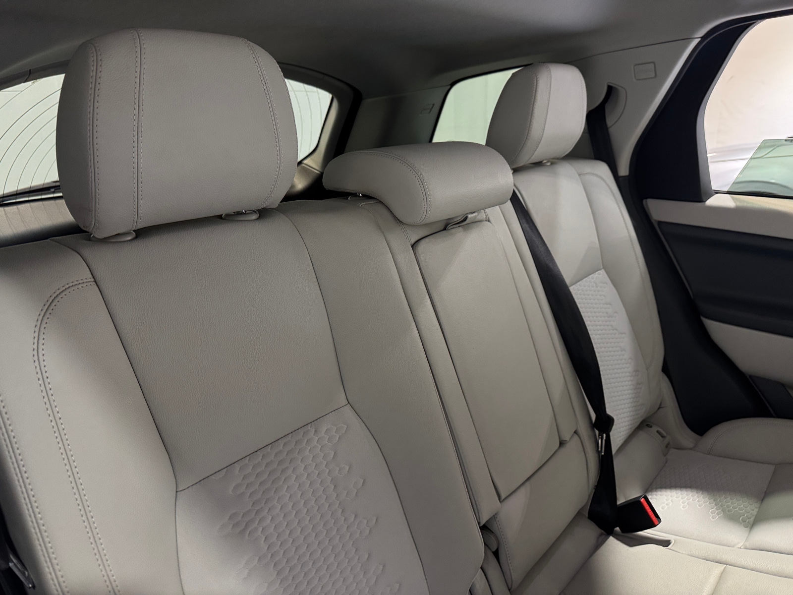 Thumbnail: 2019 Land Rover Discovery Sport - 5