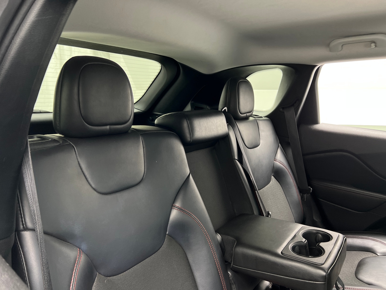 Thumbnail: 2020 Jeep Cherokee - 6