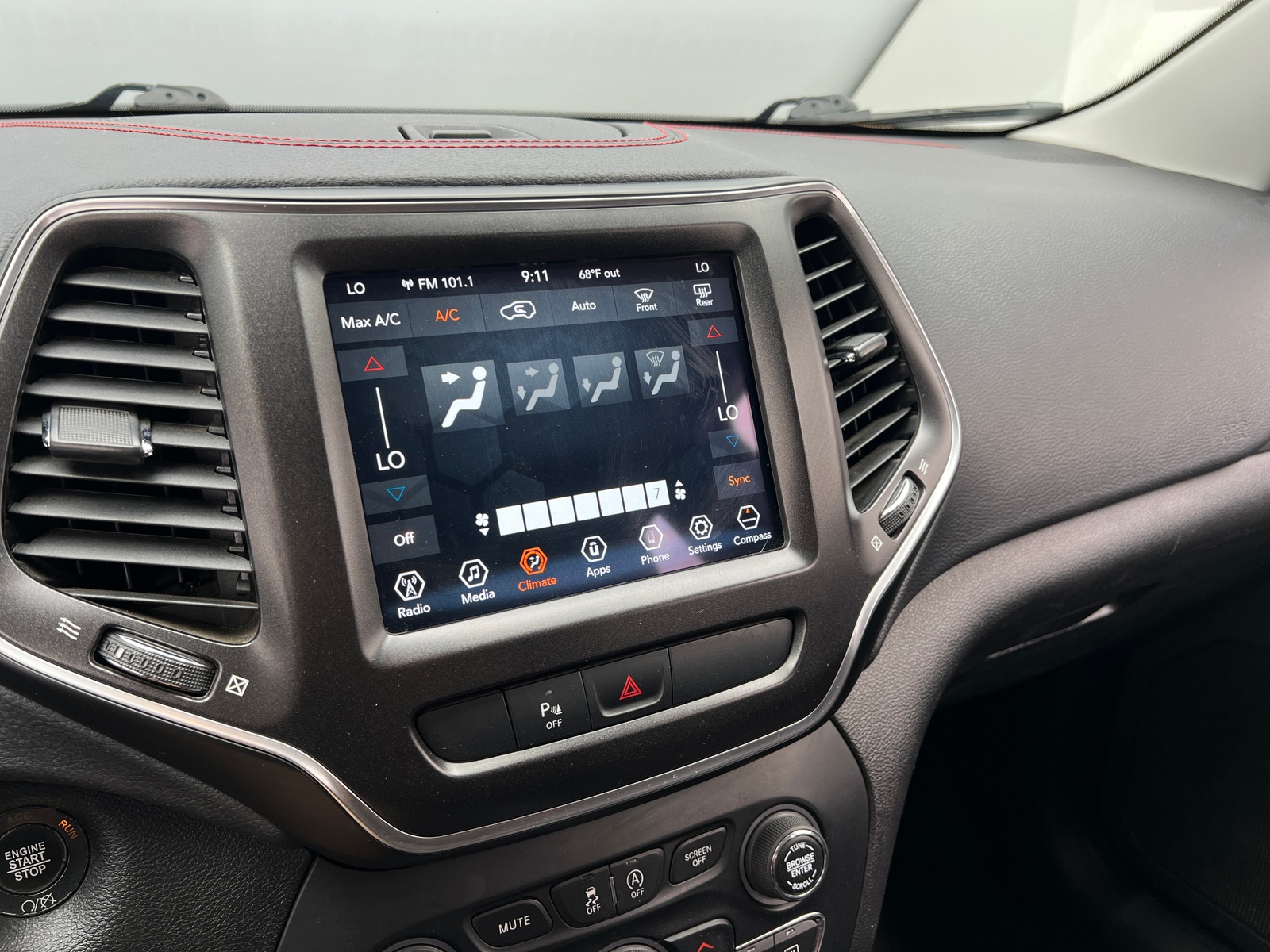 Thumbnail: 2020 Jeep Cherokee - 4