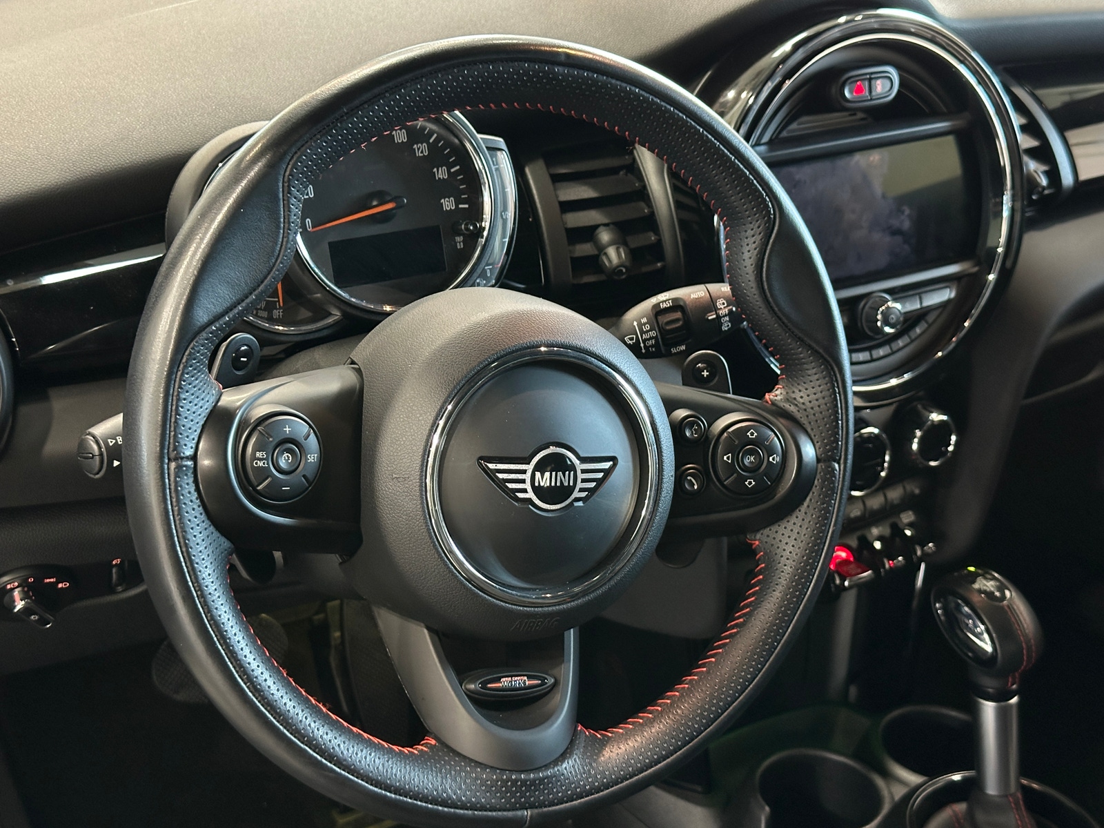 Thumbnail: 2019 MINI Cooper Hardtop - 4
