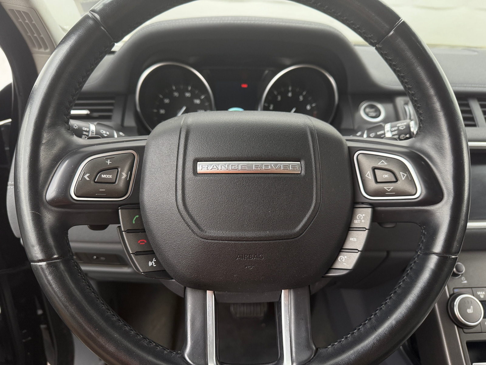 Thumbnail: 2018 Land Rover Range Rover Evoque - 4