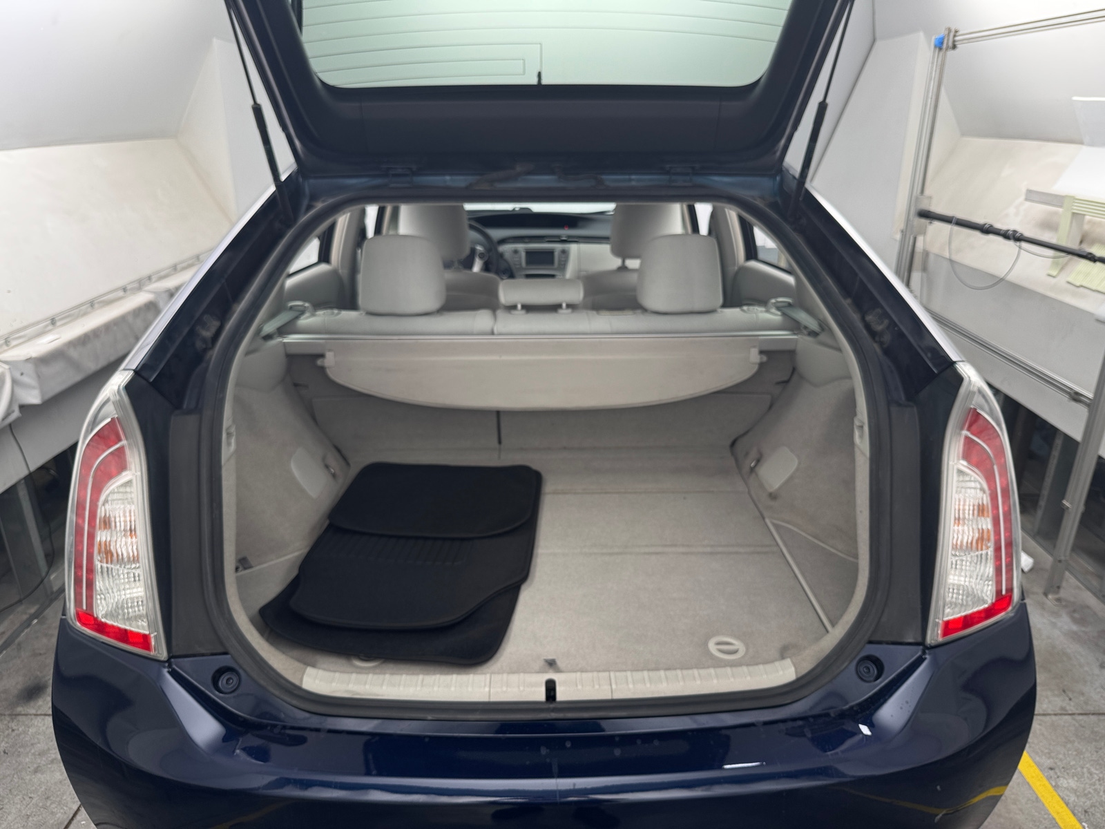 Thumbnail: 2013 Toyota Prius - 7