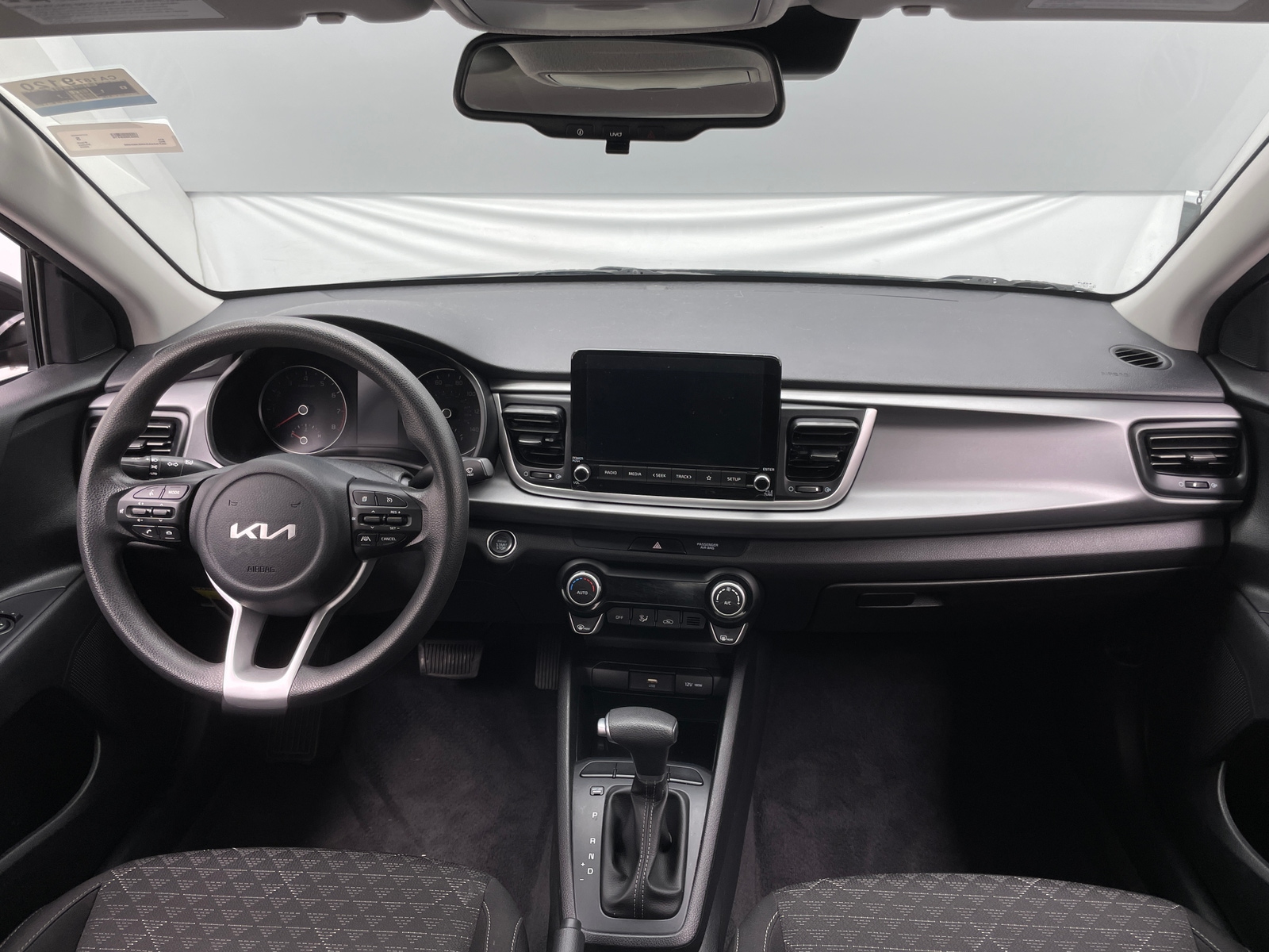 Thumbnail: 2022 Kia Rio - 3
