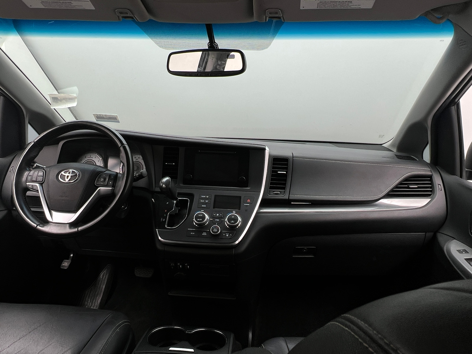 Thumbnail: 2016 Toyota Sienna - 2