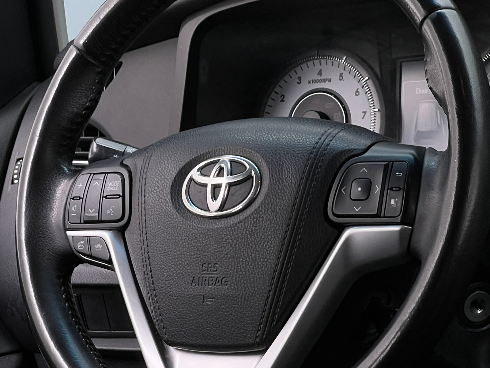 Thumbnail: 2016 Toyota Sienna - 4