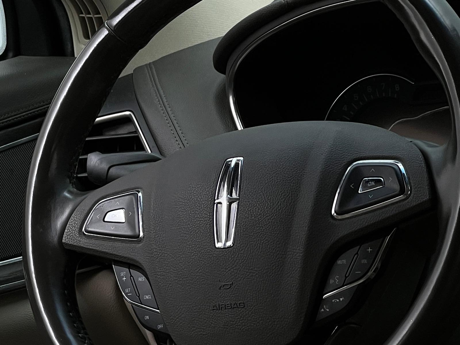 Thumbnail: 2018 Lincoln MKX - 4