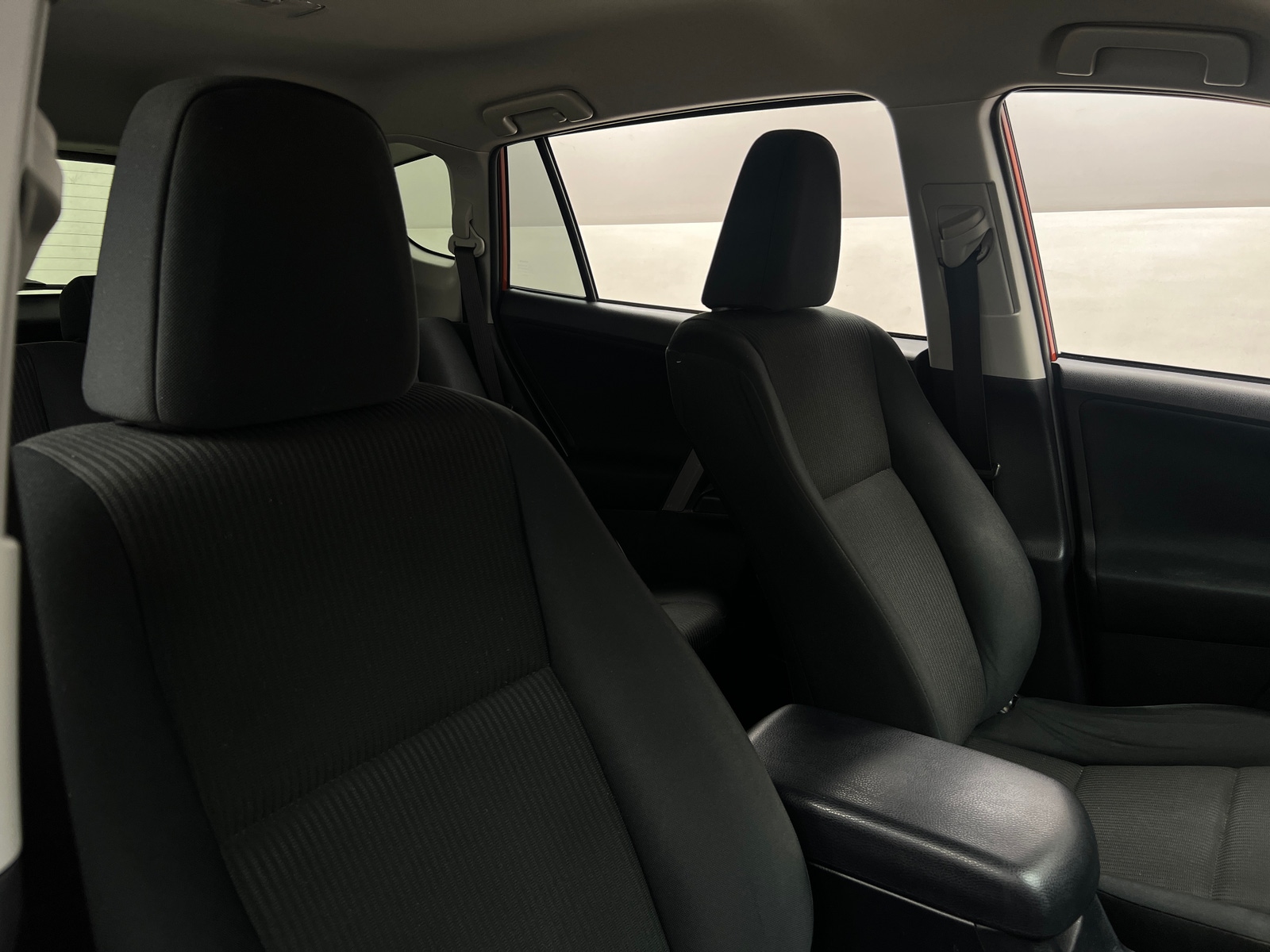 Thumbnail: 2016 Toyota RAV4 - 2
