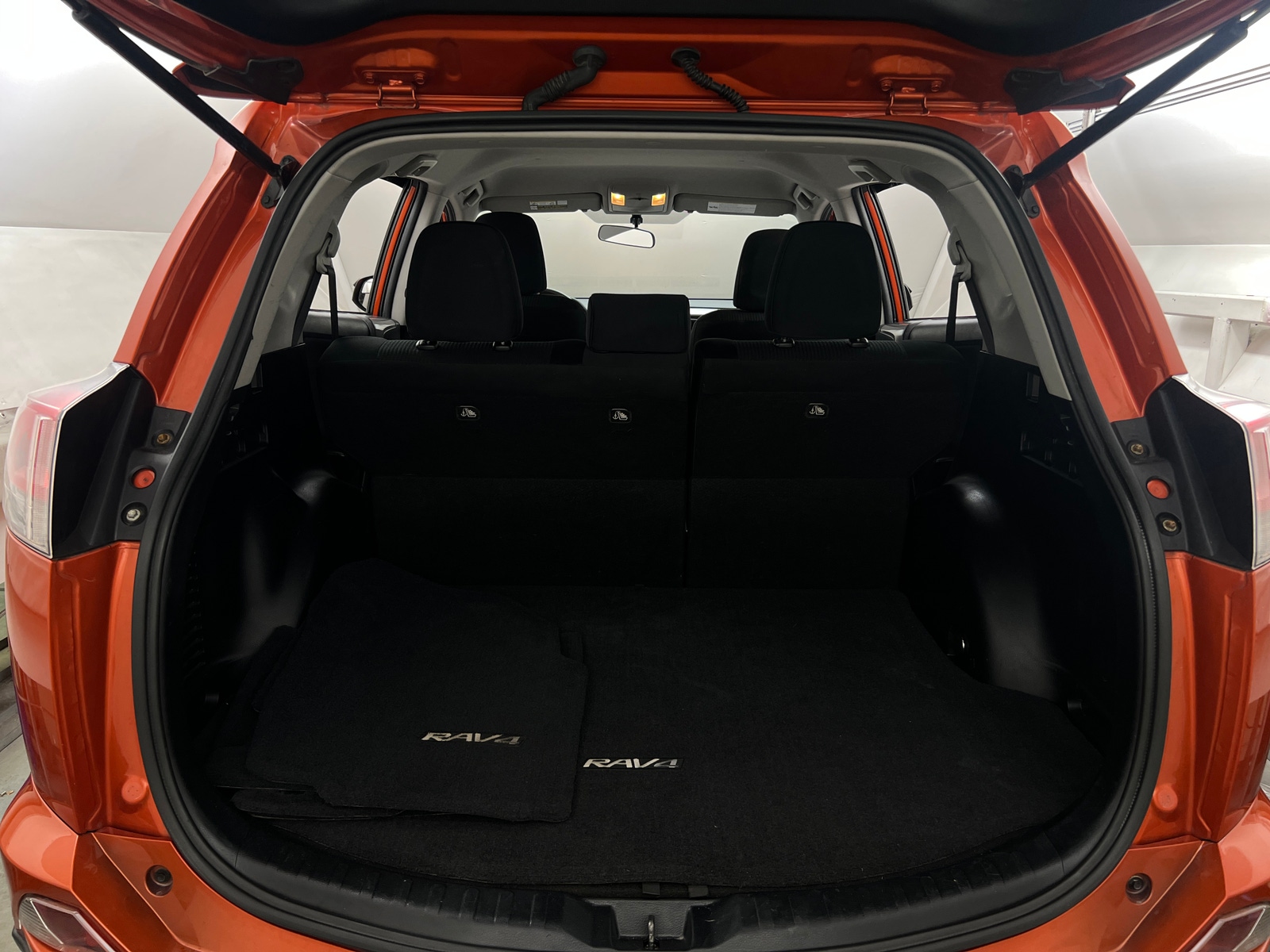 Thumbnail: 2016 Toyota RAV4 - 7