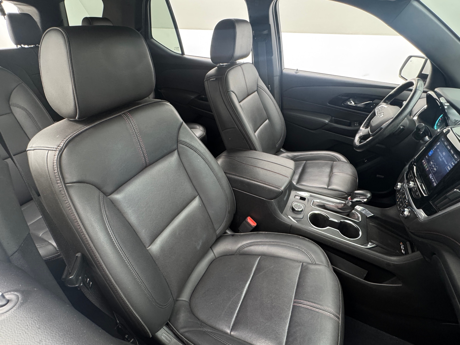 Thumbnail: 2022 Chevrolet Traverse - 2
