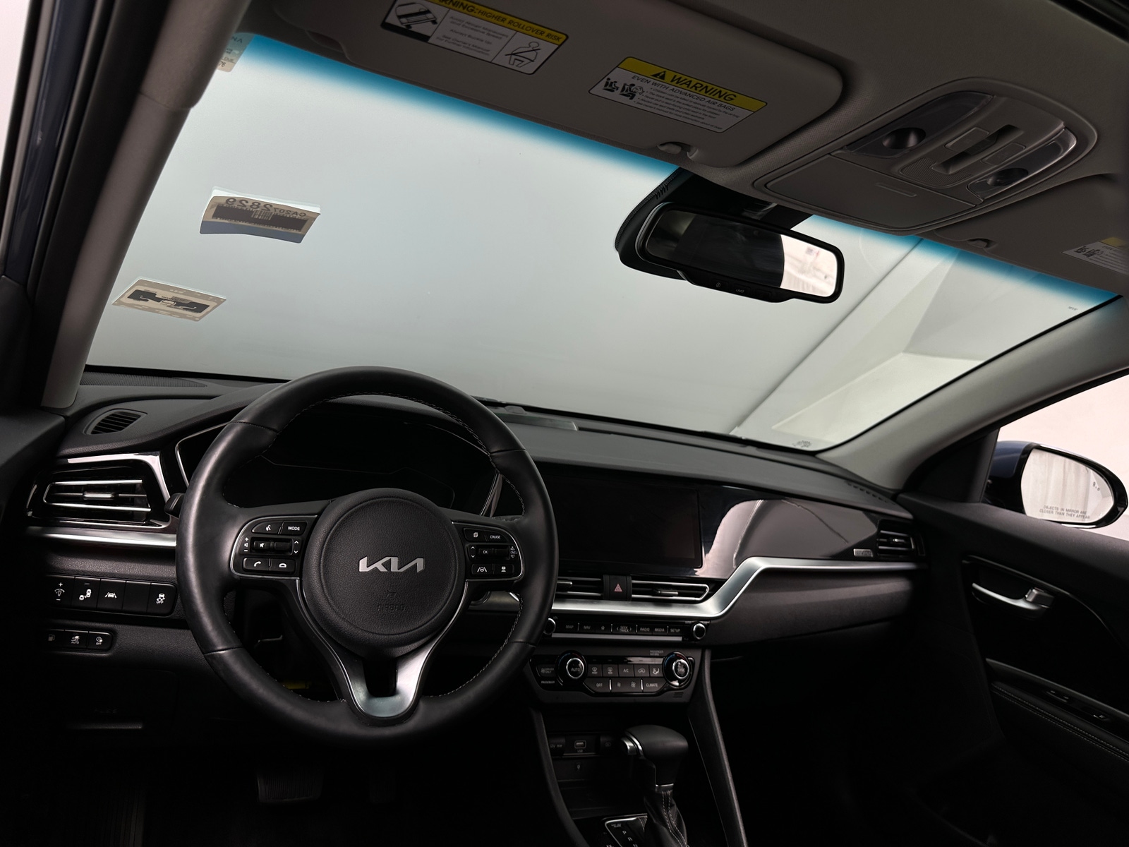 Thumbnail: 2022 Kia Niro - 2