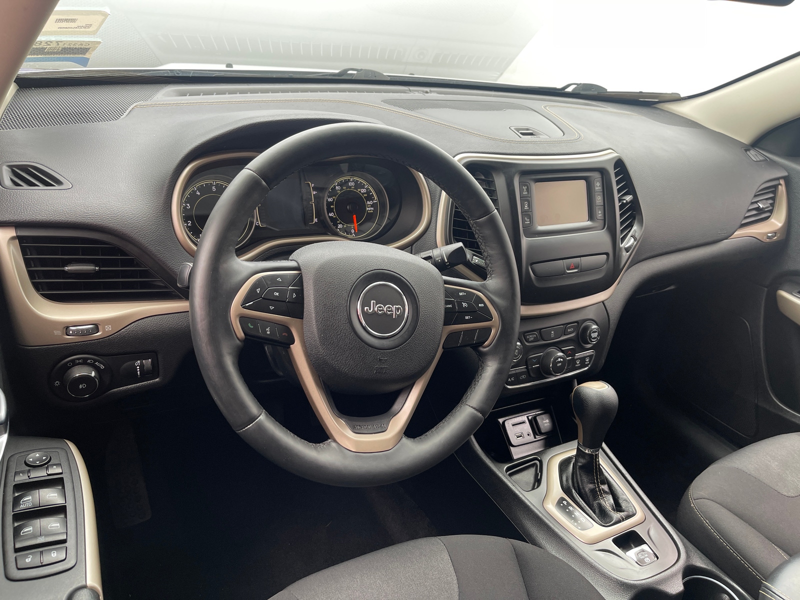 Thumbnail: 2018 Jeep Cherokee - 3