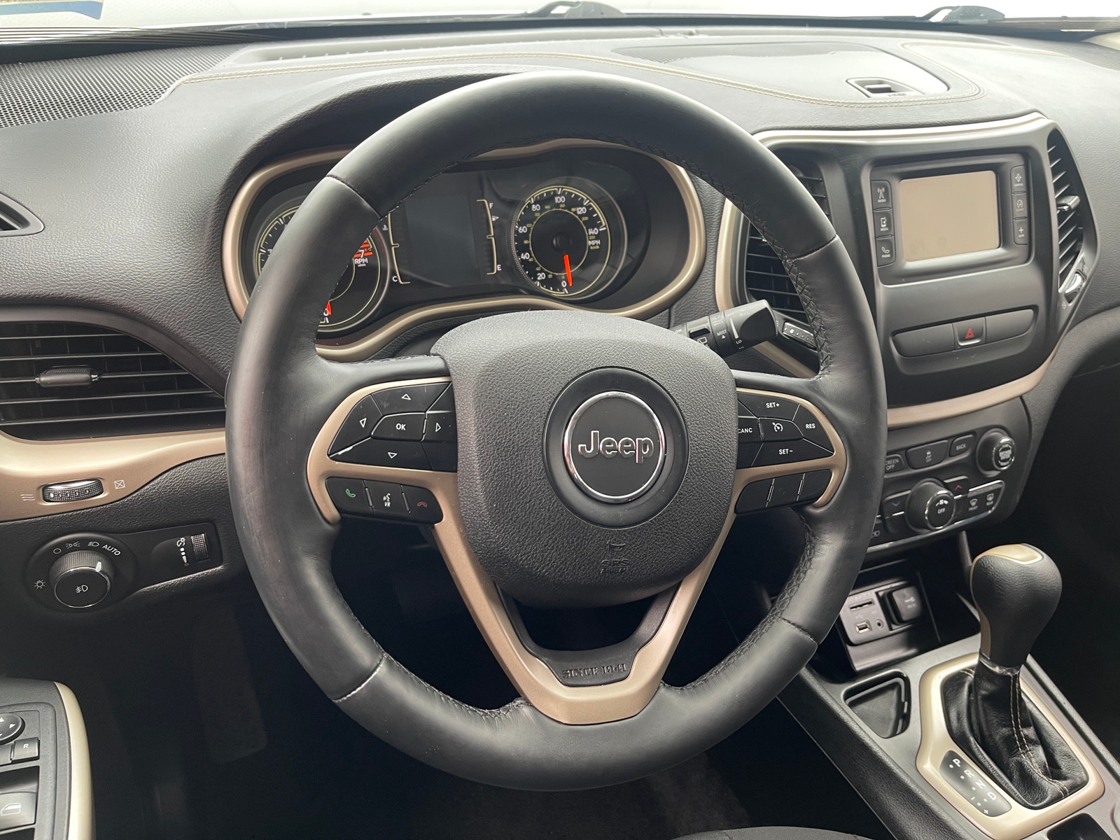 Thumbnail: 2018 Jeep Cherokee - 5