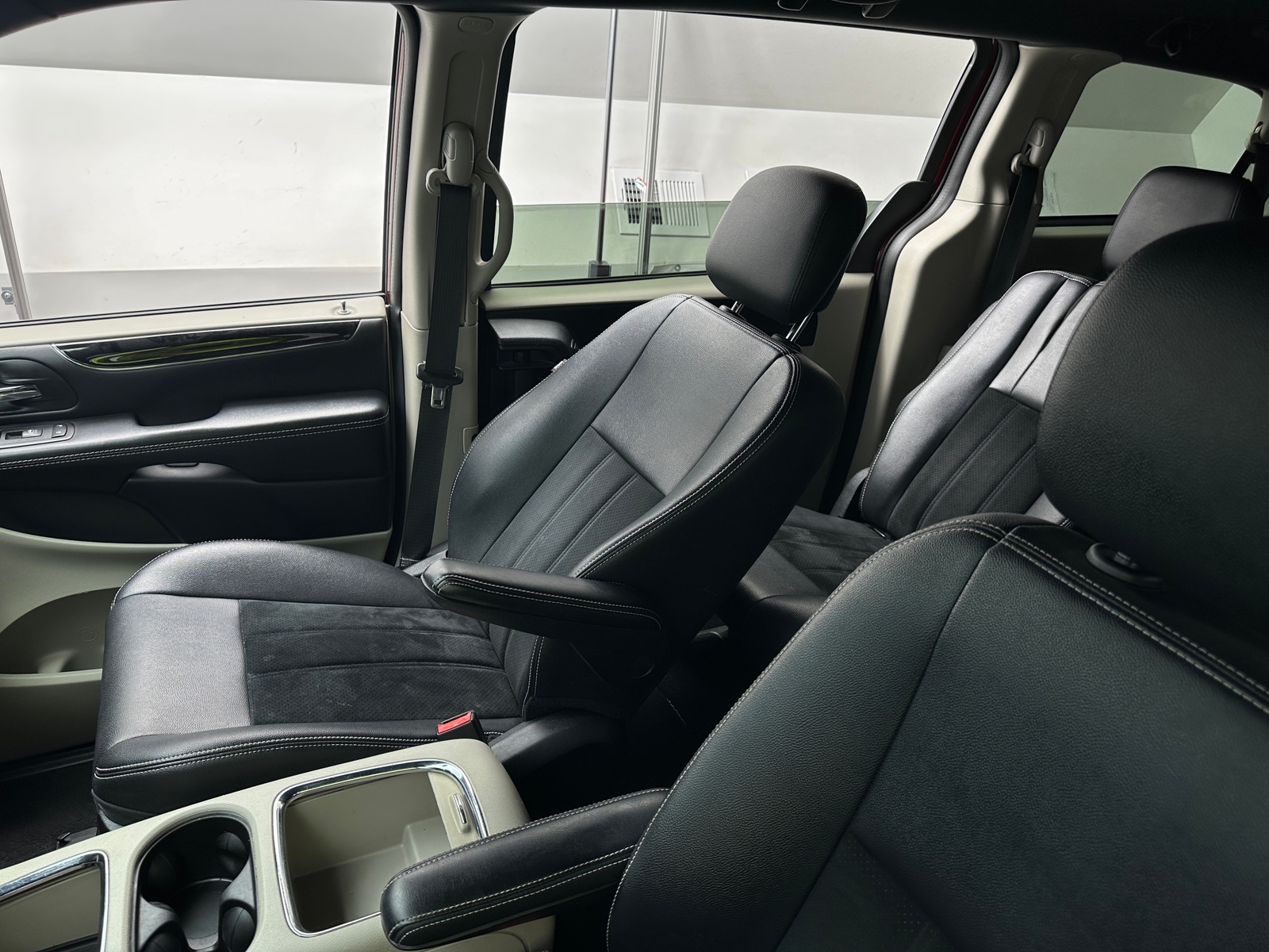 Thumbnail: 2018 Dodge Grand Caravan - 2
