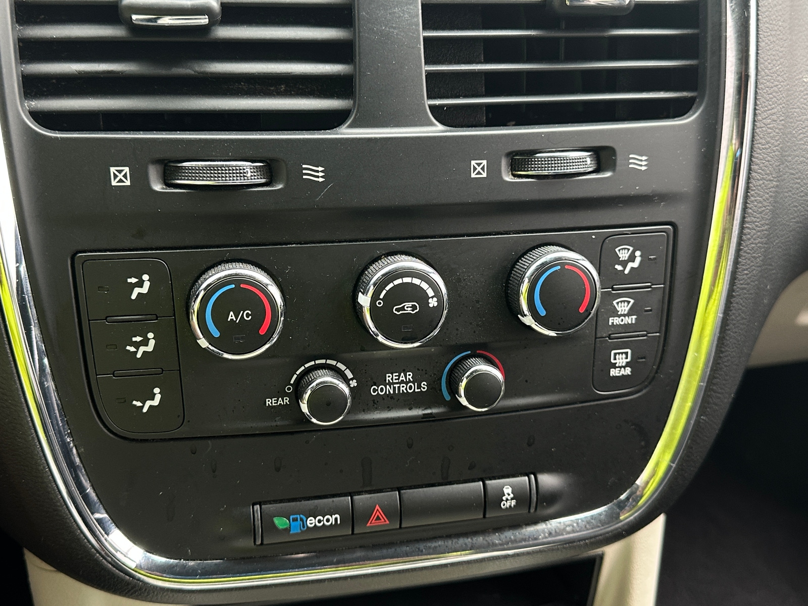 Thumbnail: 2018 Dodge Grand Caravan - 4