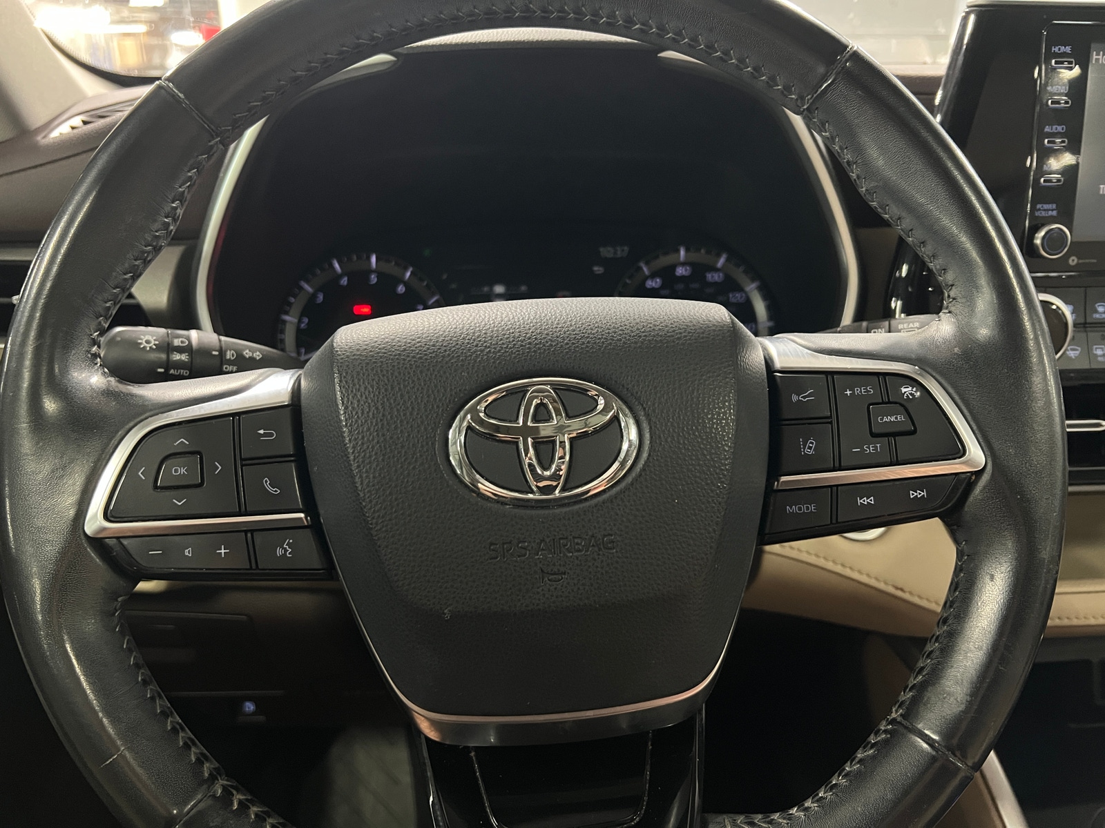 Thumbnail: 2020 Toyota Highlander - 4