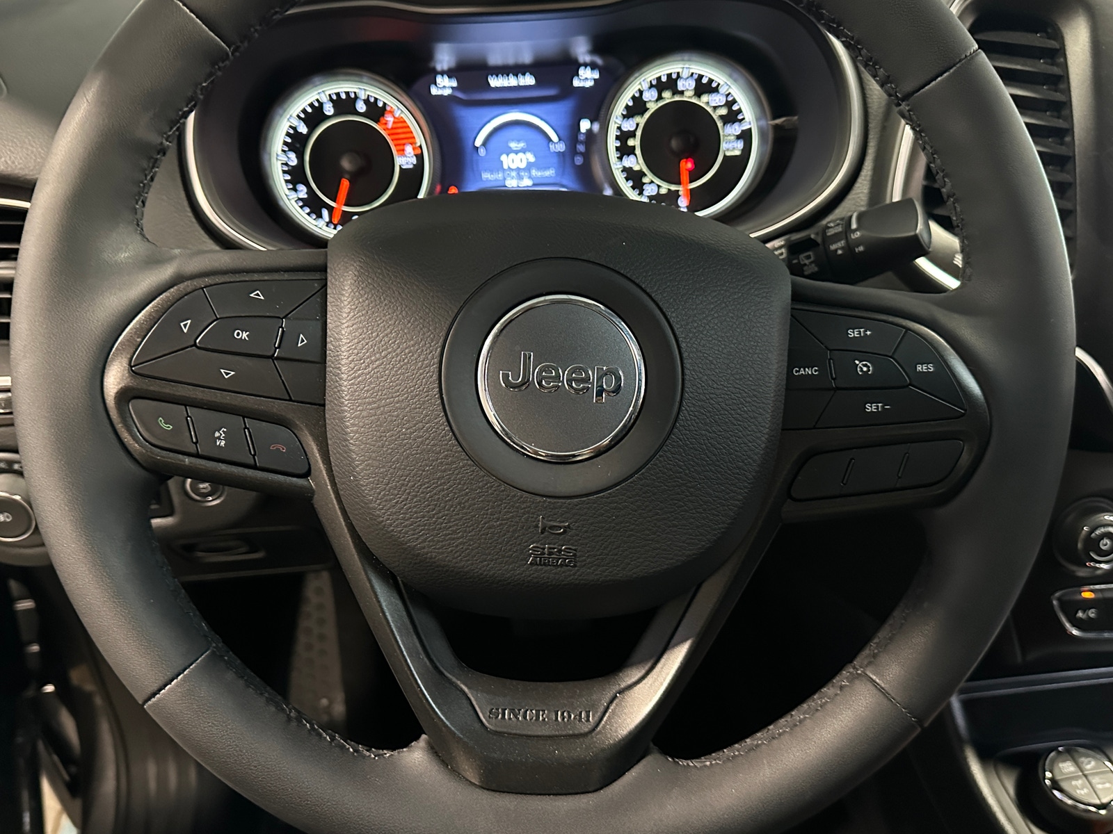 Thumbnail: 2022 Jeep Cherokee - 4